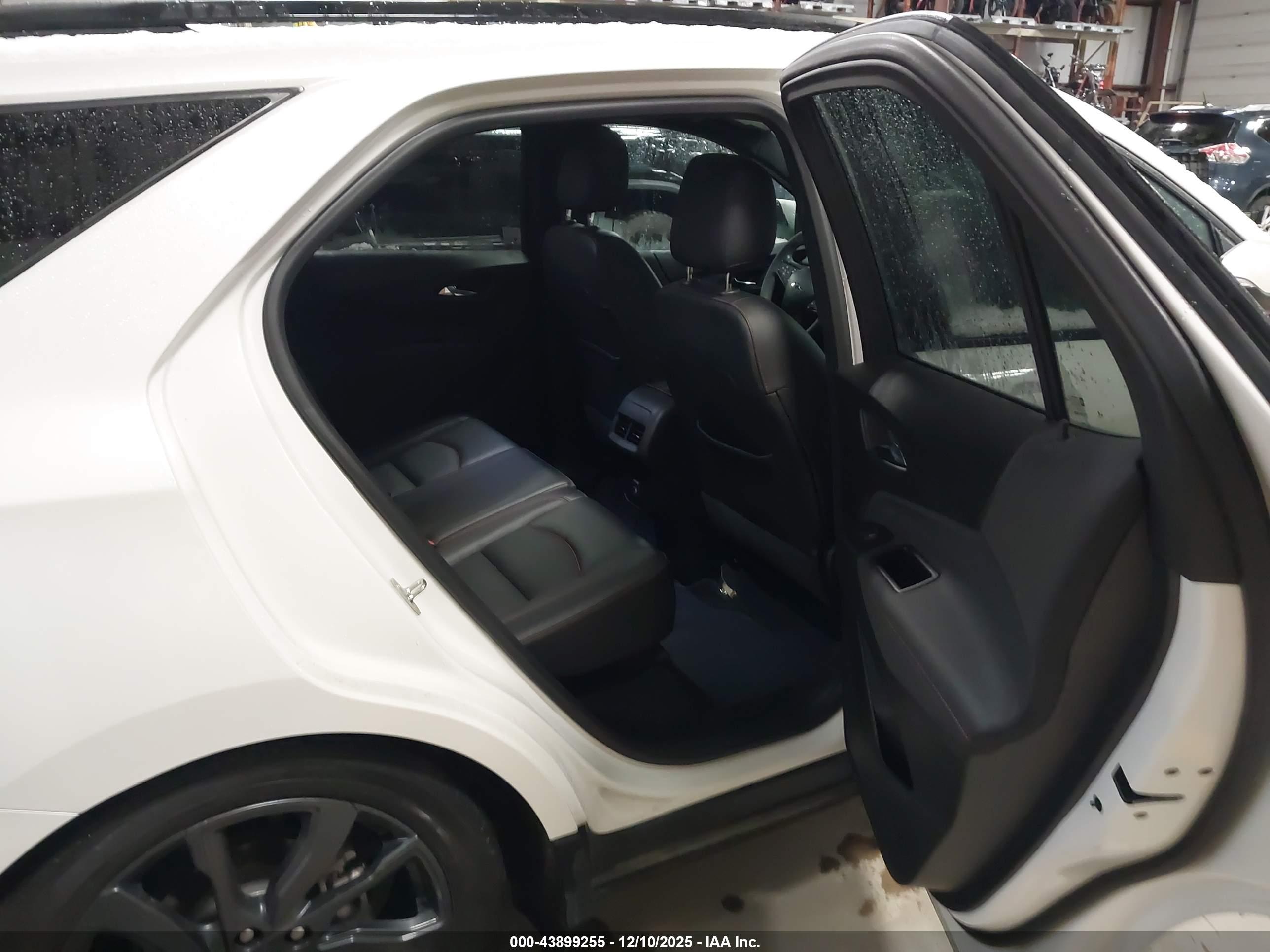 CHEVROLET EQUINOX image 8