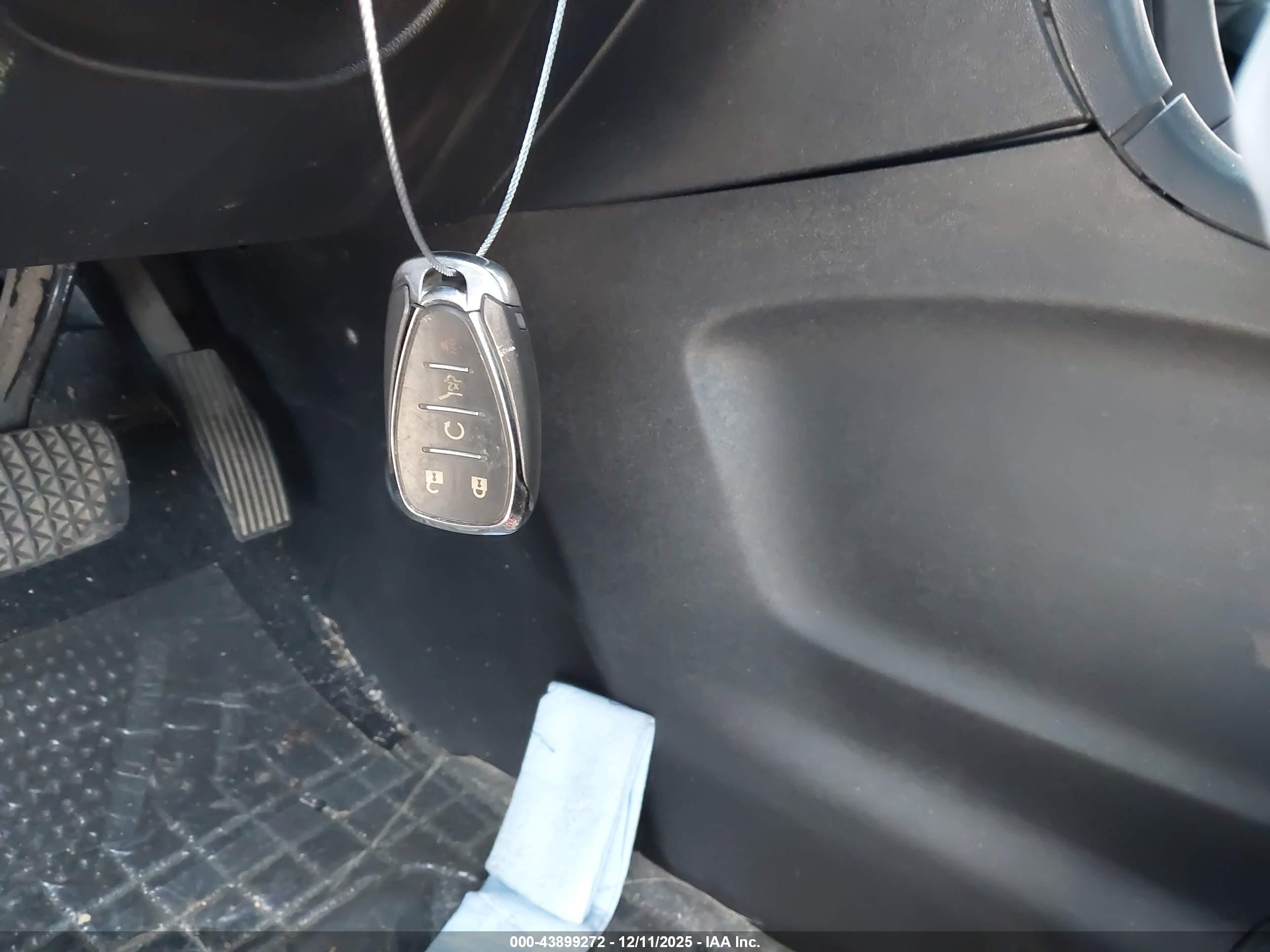 CHEVROLET EQUINOX image 11
