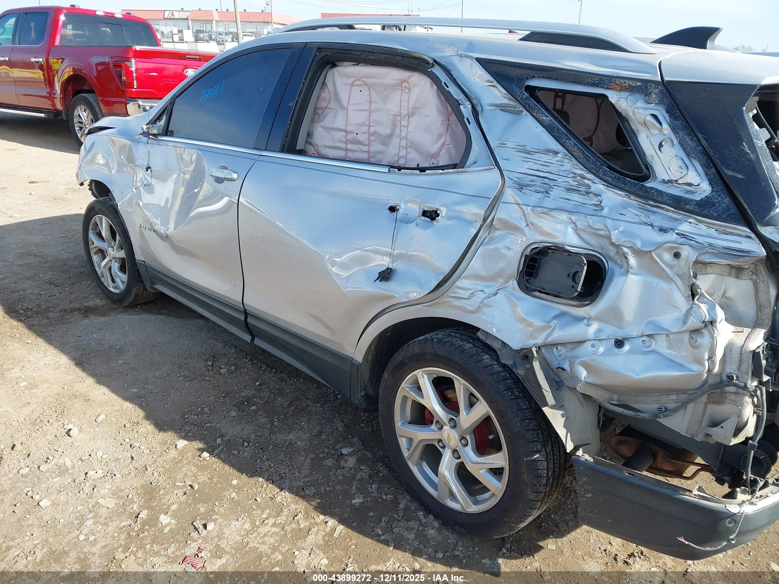 CHEVROLET EQUINOX image 3