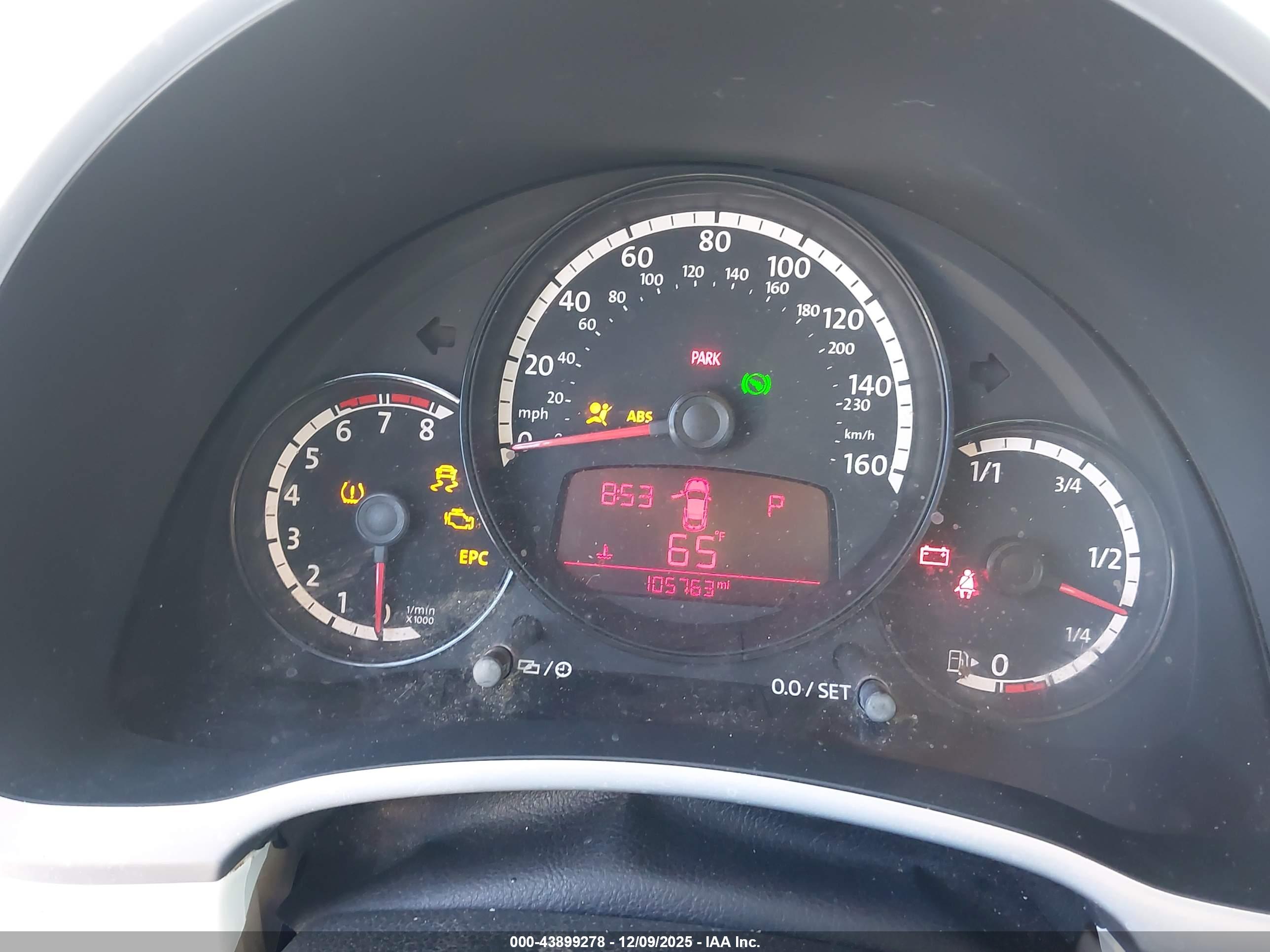VOLKSWAGEN BEETLE image 7