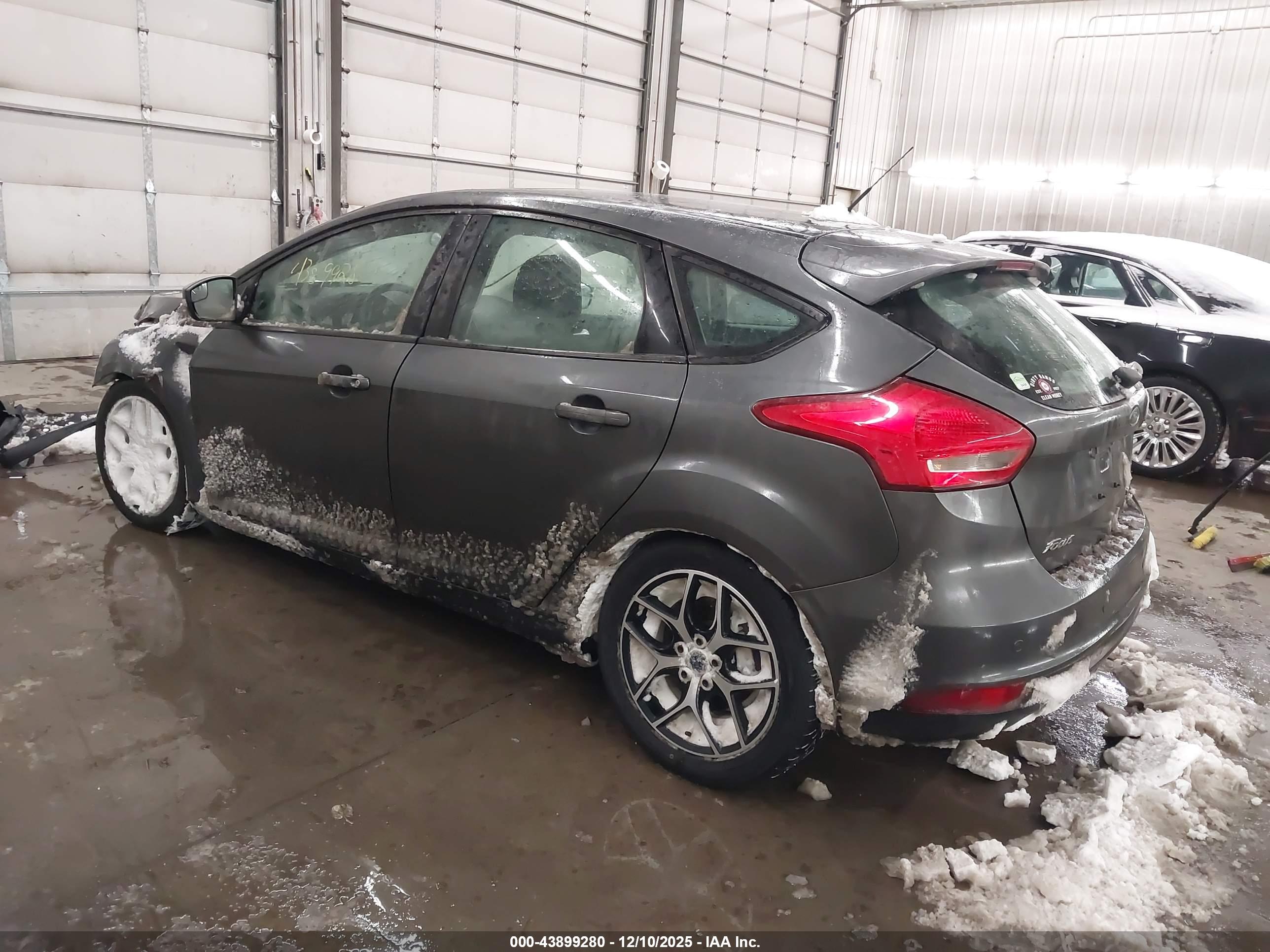 FORD FOCUS image 3