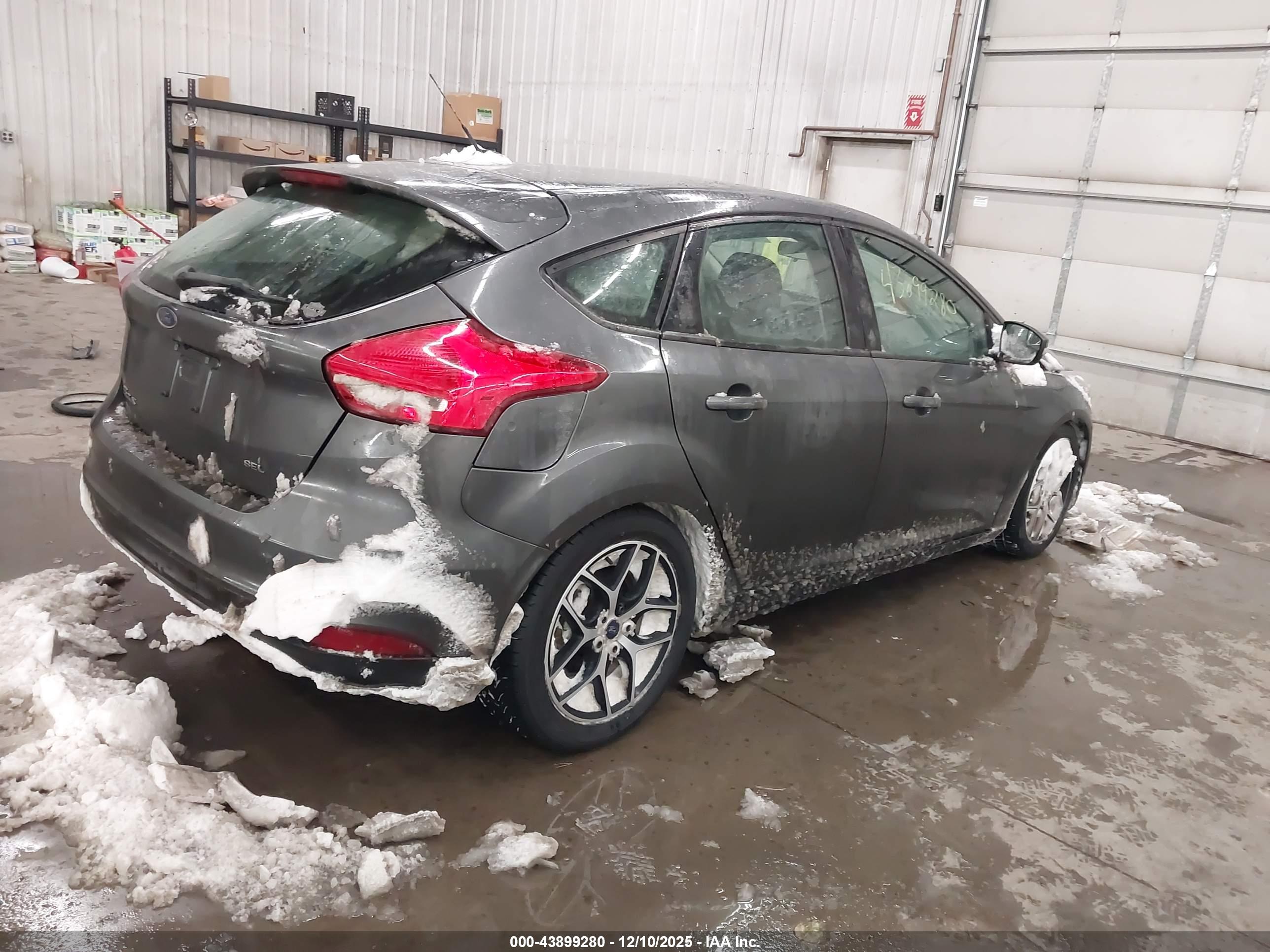 FORD FOCUS image 4