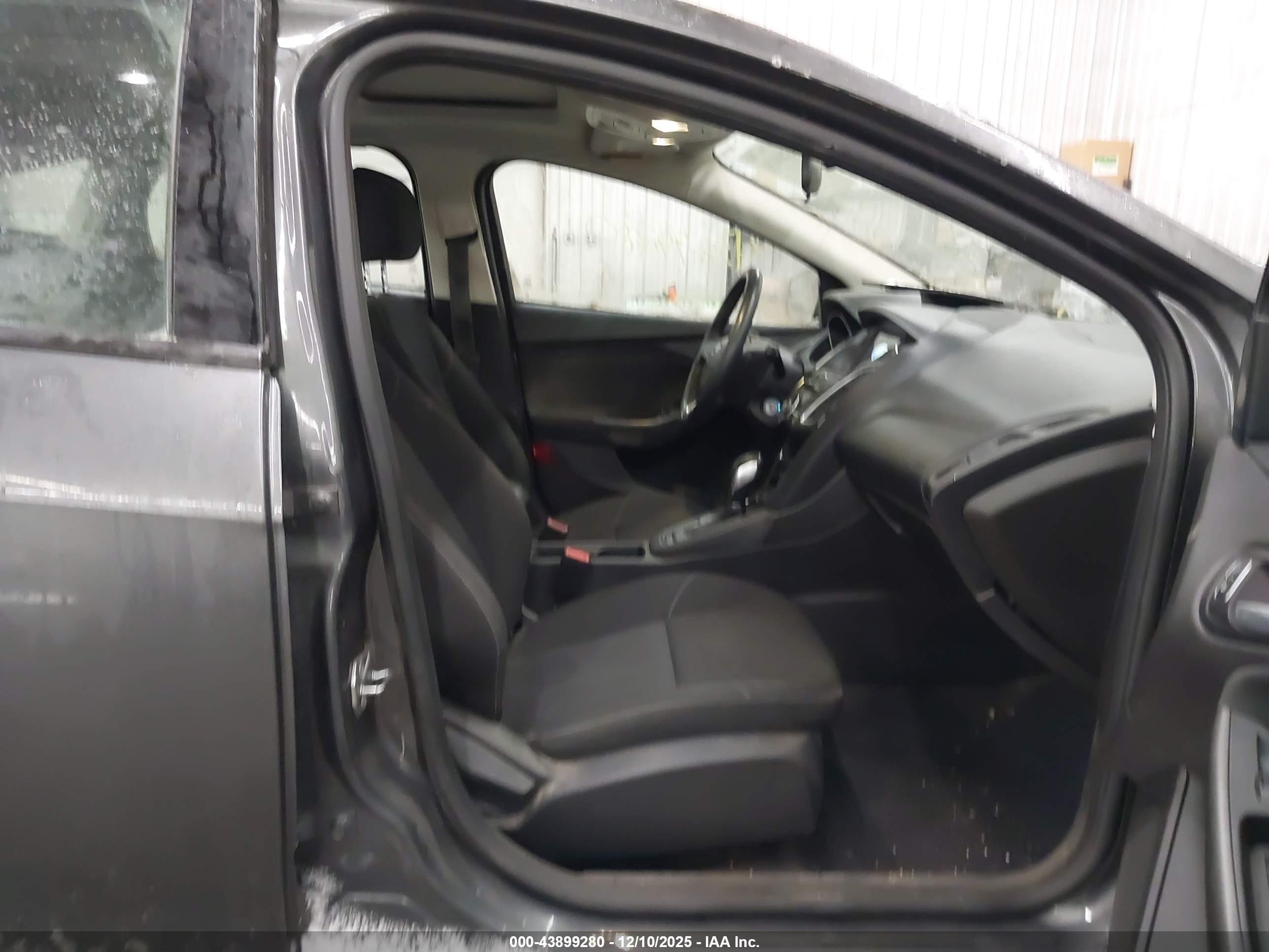 FORD FOCUS image 5