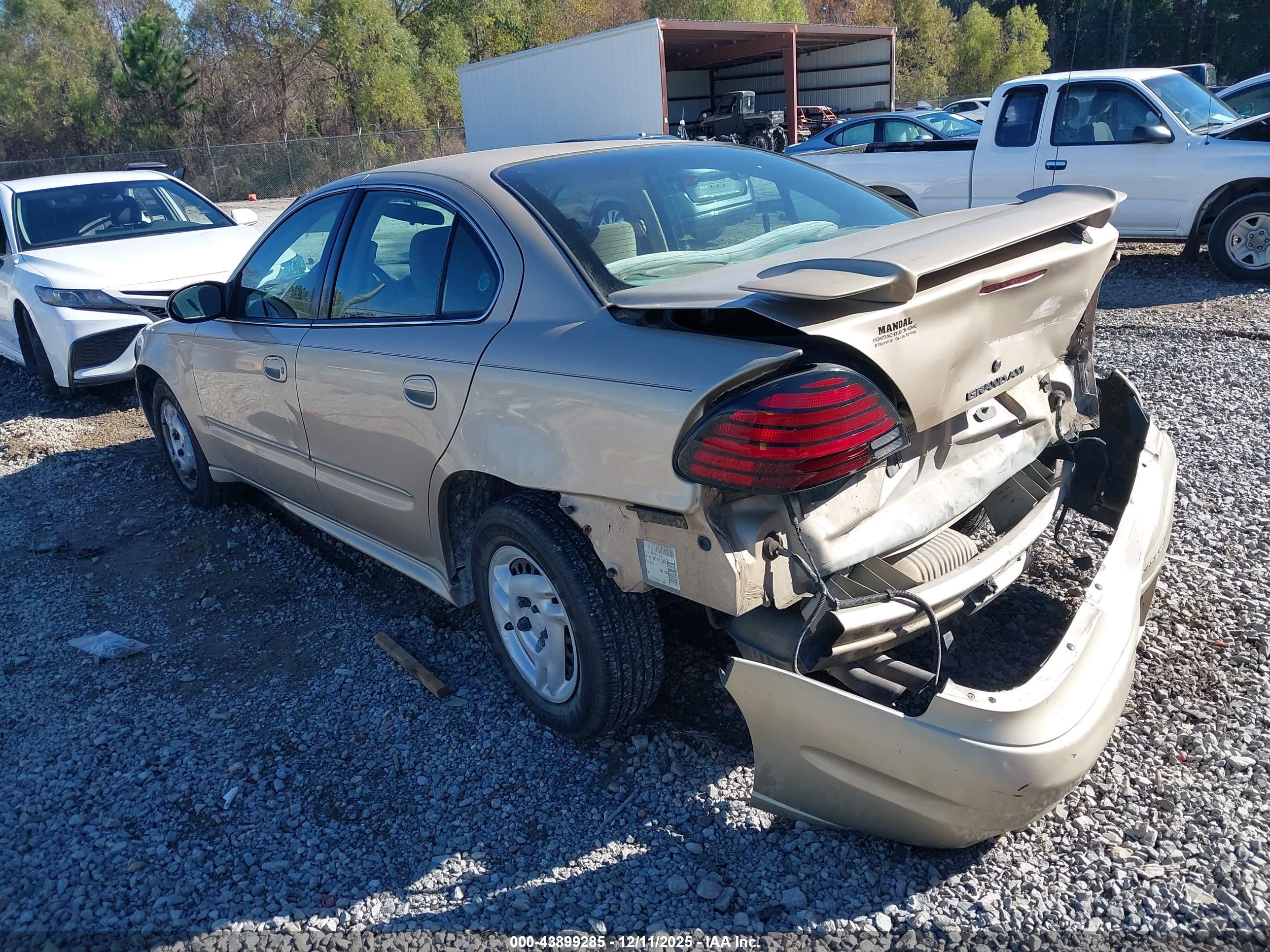 PONTIAC GRAND image 3