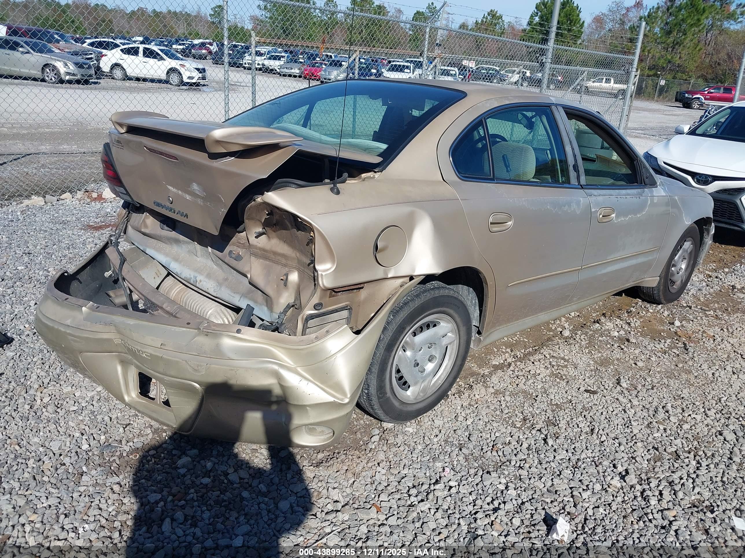 PONTIAC GRAND image 4