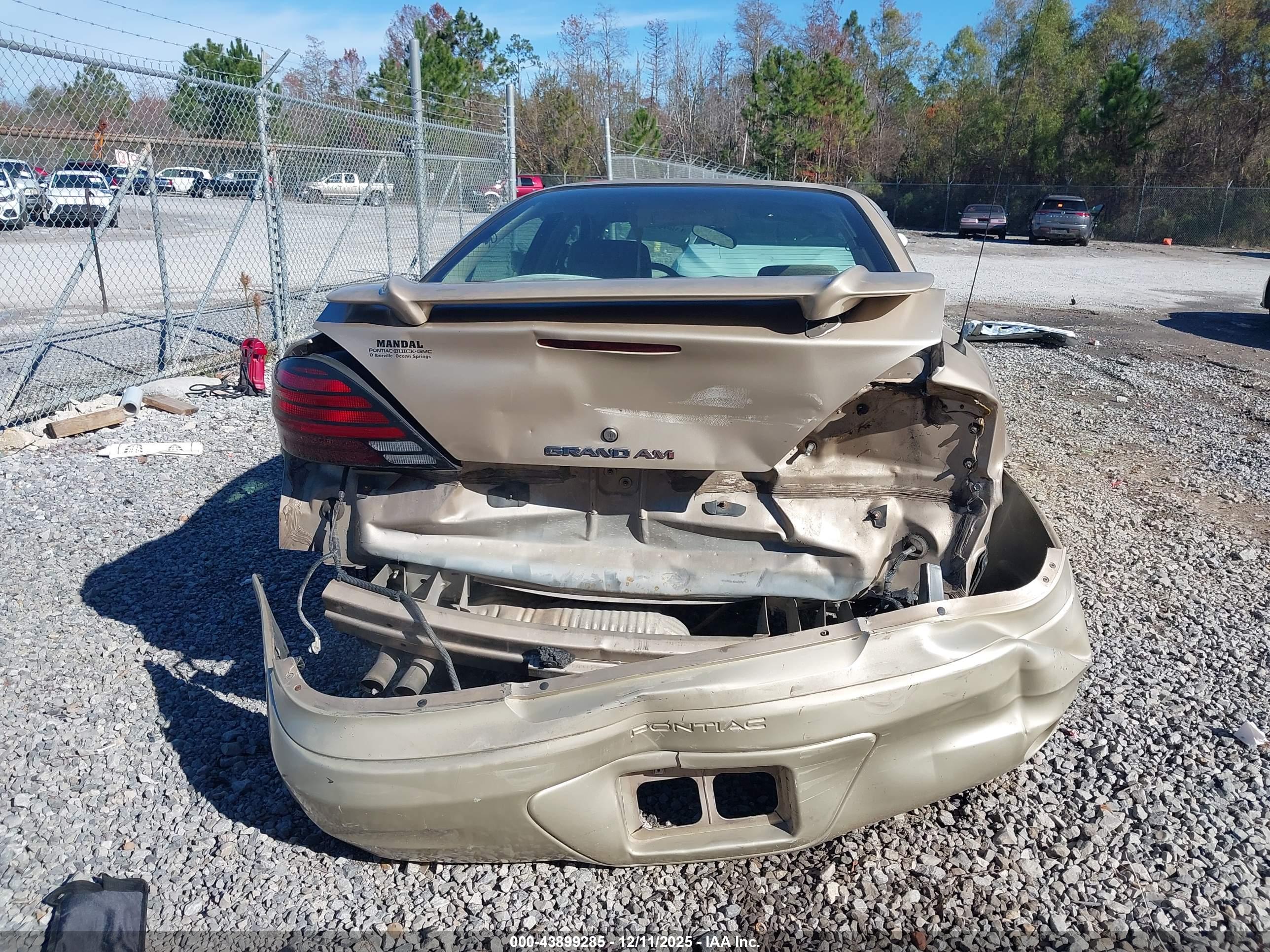 PONTIAC GRAND image 6