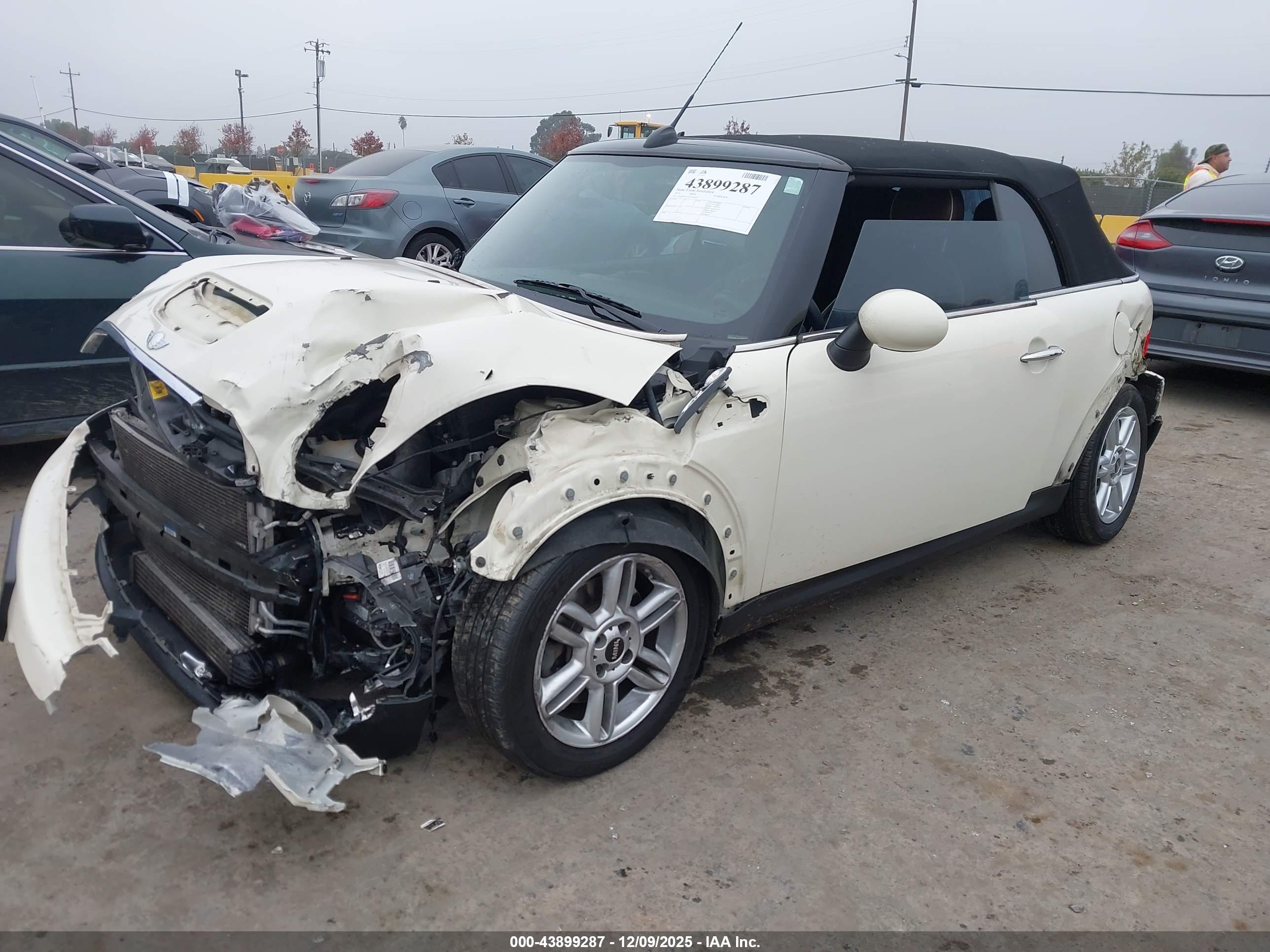 MINI COOPER image 2