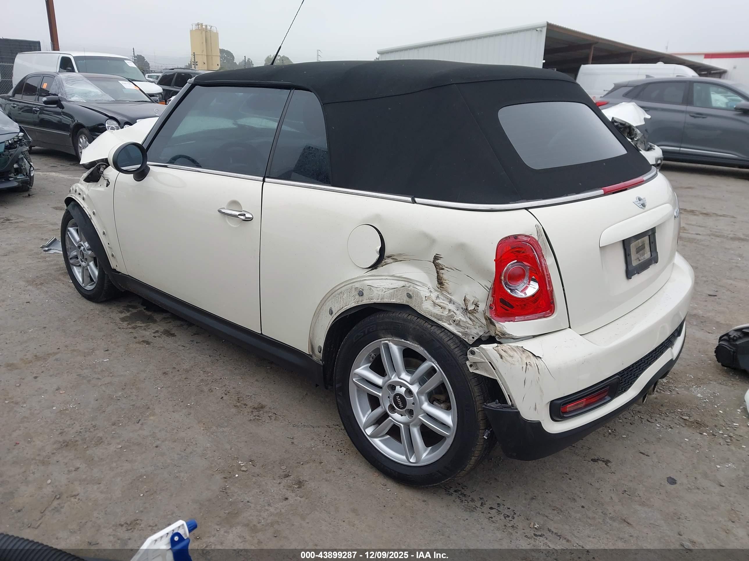 MINI COOPER image 3