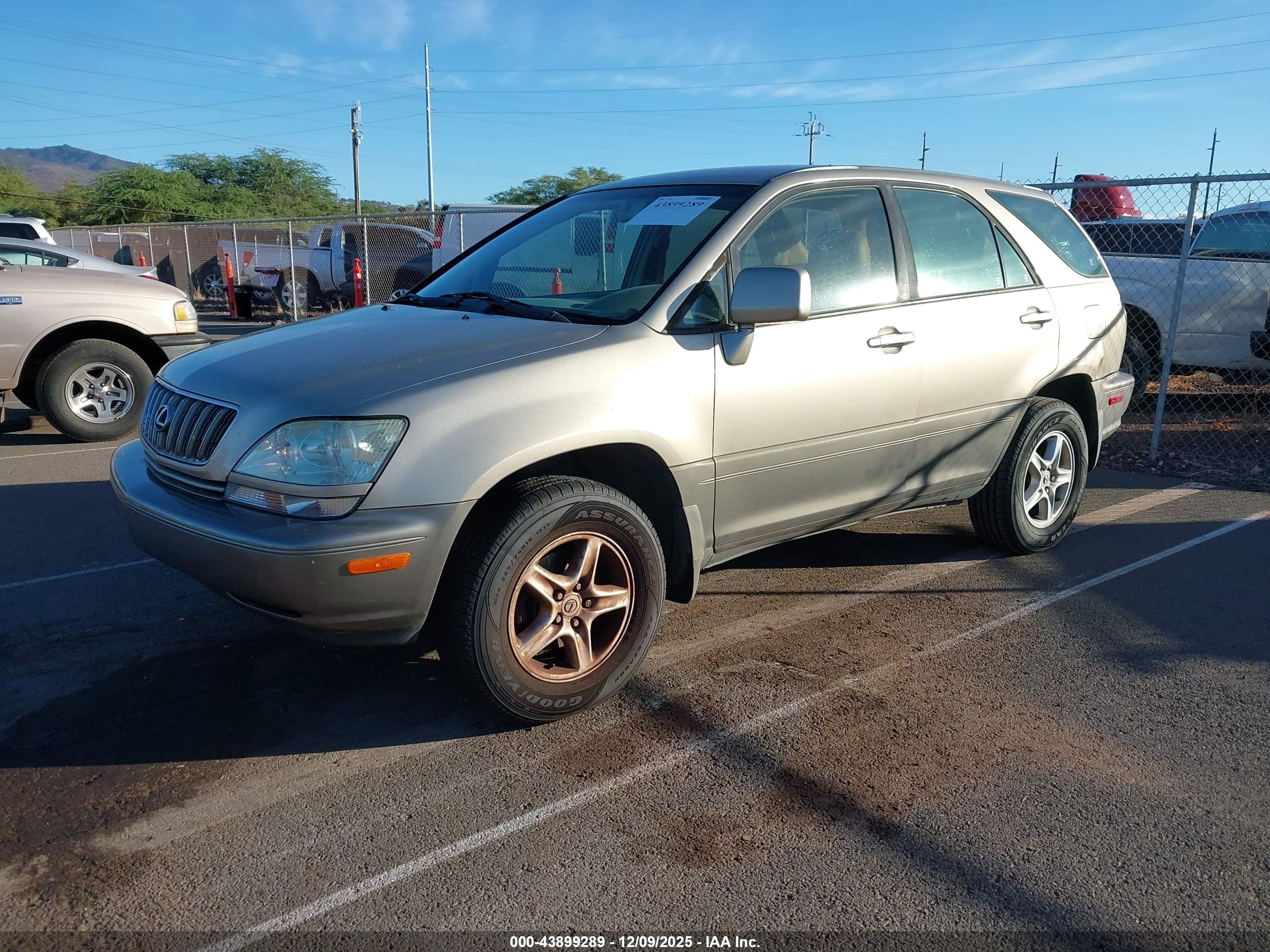 LEXUS RX image 2