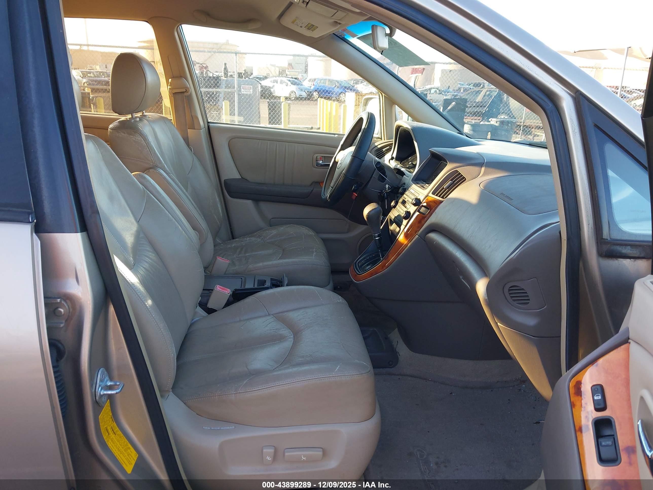 LEXUS RX image 5