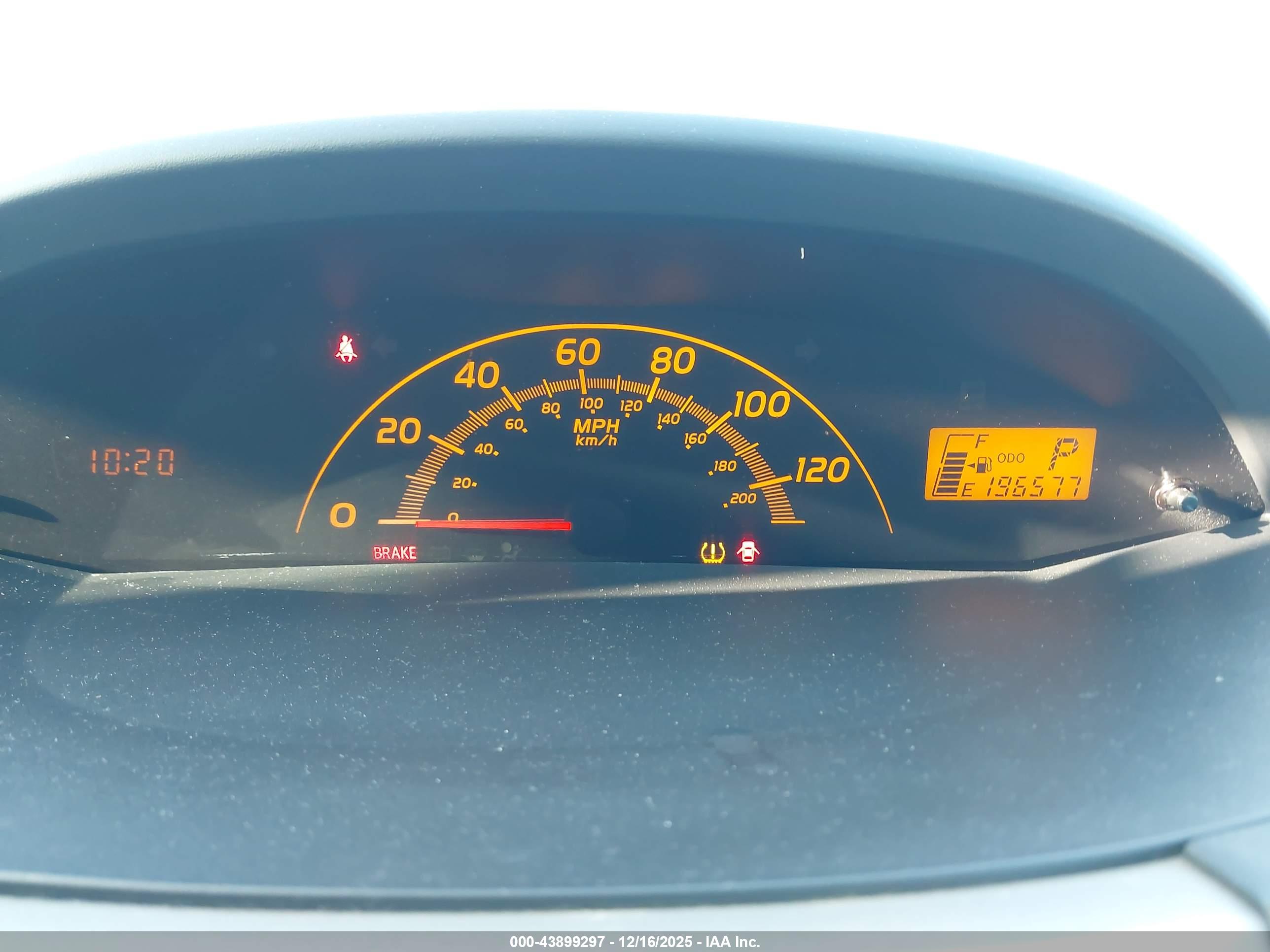 TOYOTA YARIS image 7