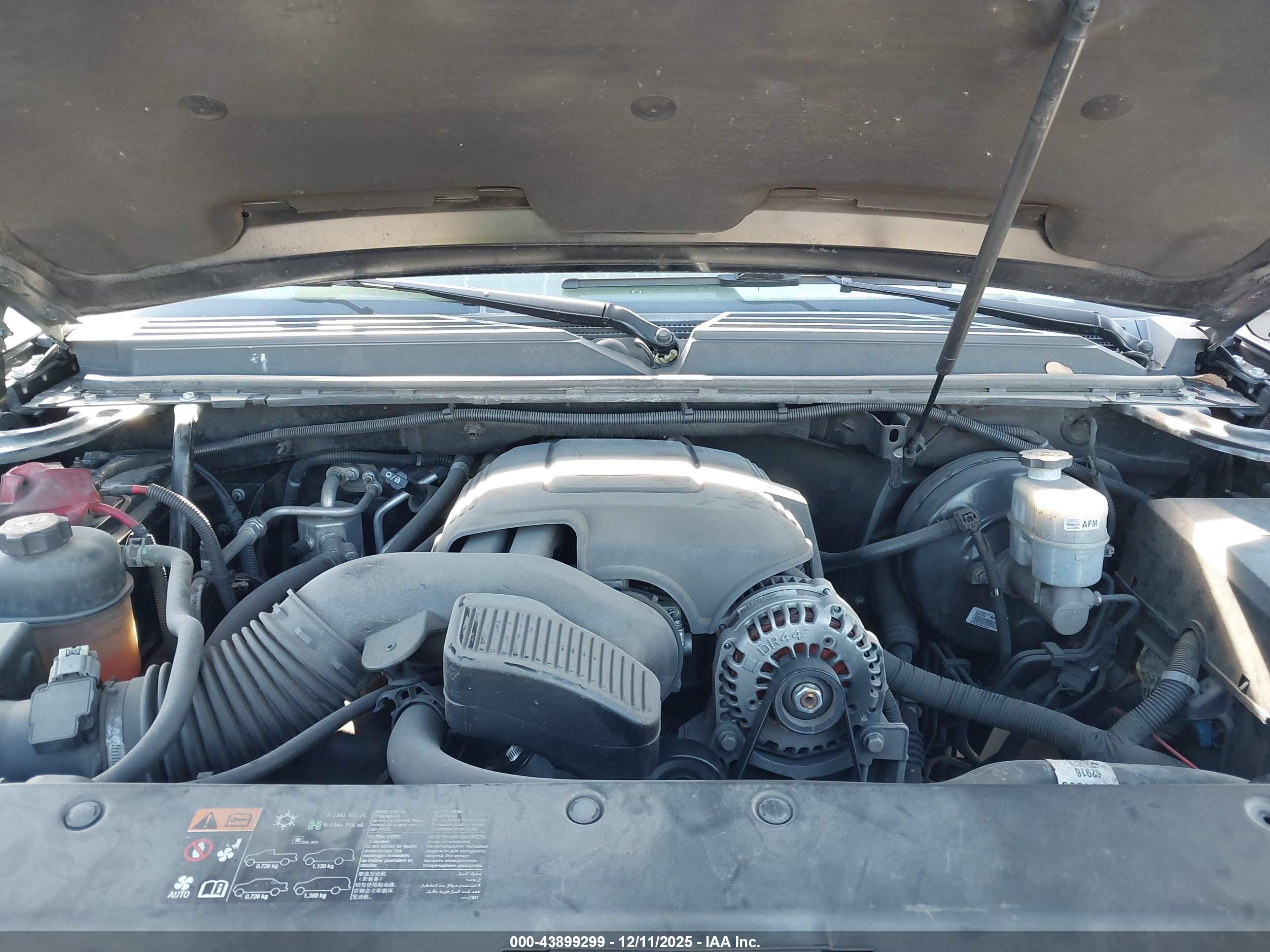 CHEVROLET TAHOE image 10