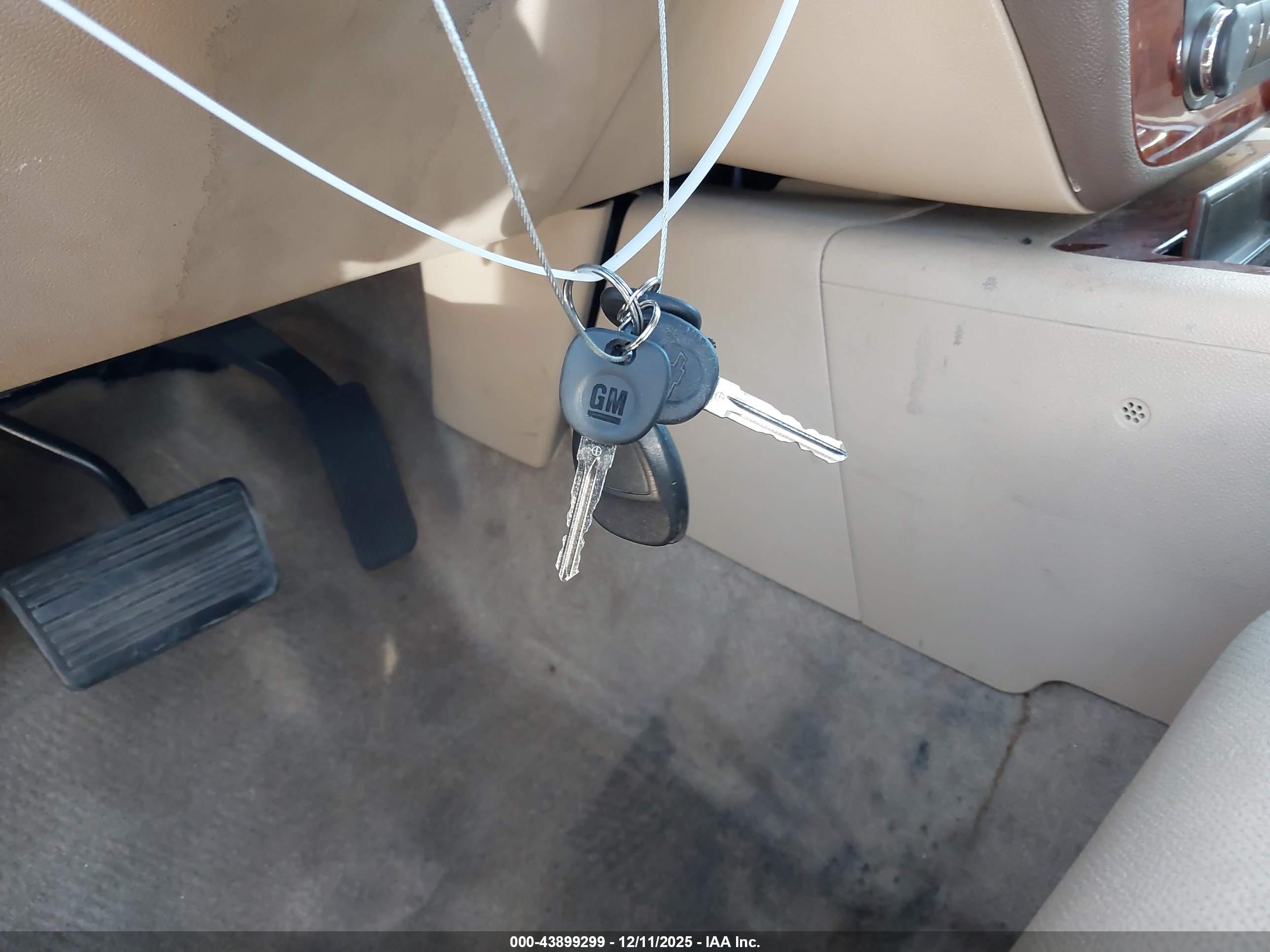 CHEVROLET TAHOE image 11