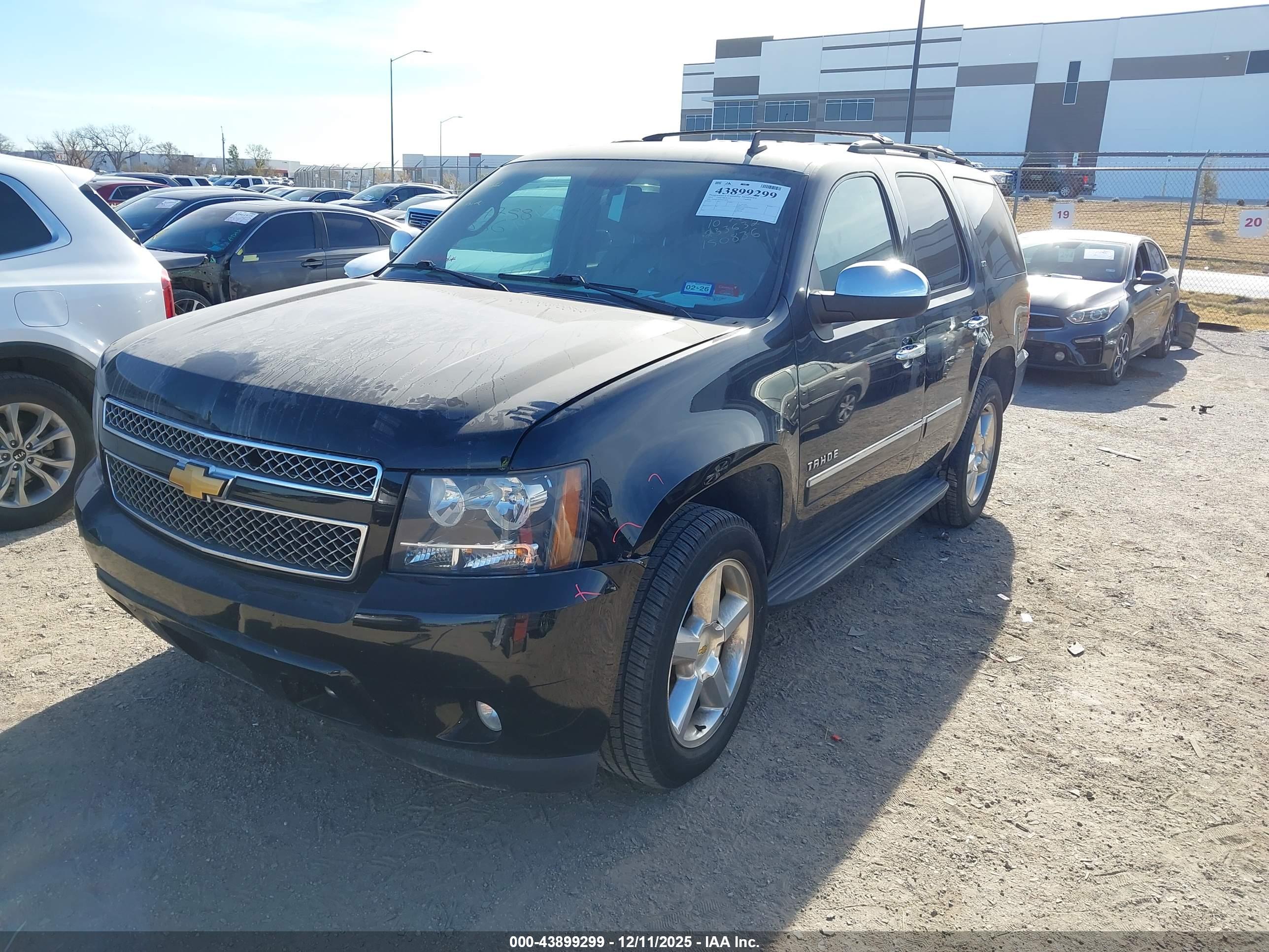 CHEVROLET TAHOE image 2