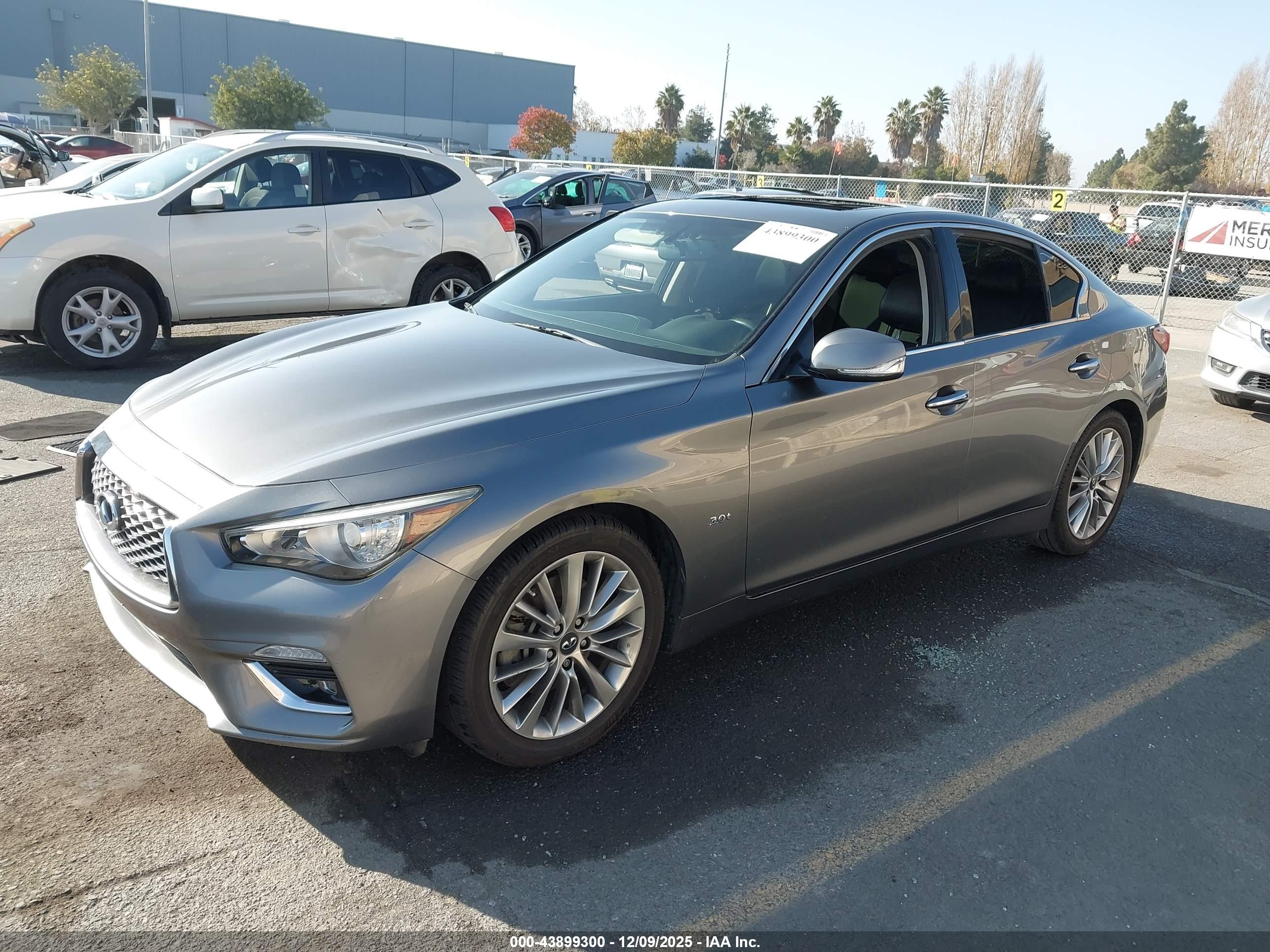 INFINITI Q50 image 2