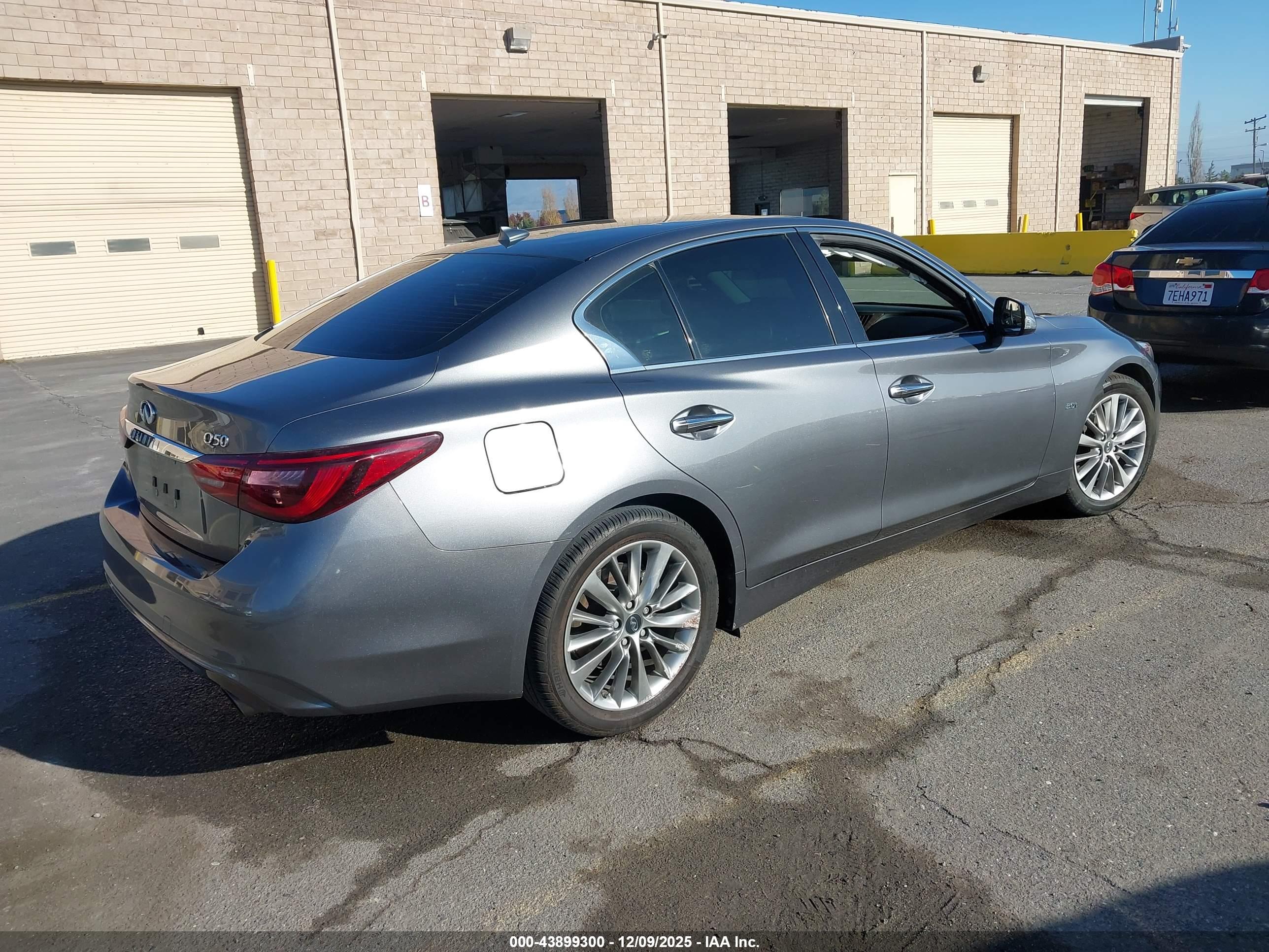 INFINITI Q50 image 4