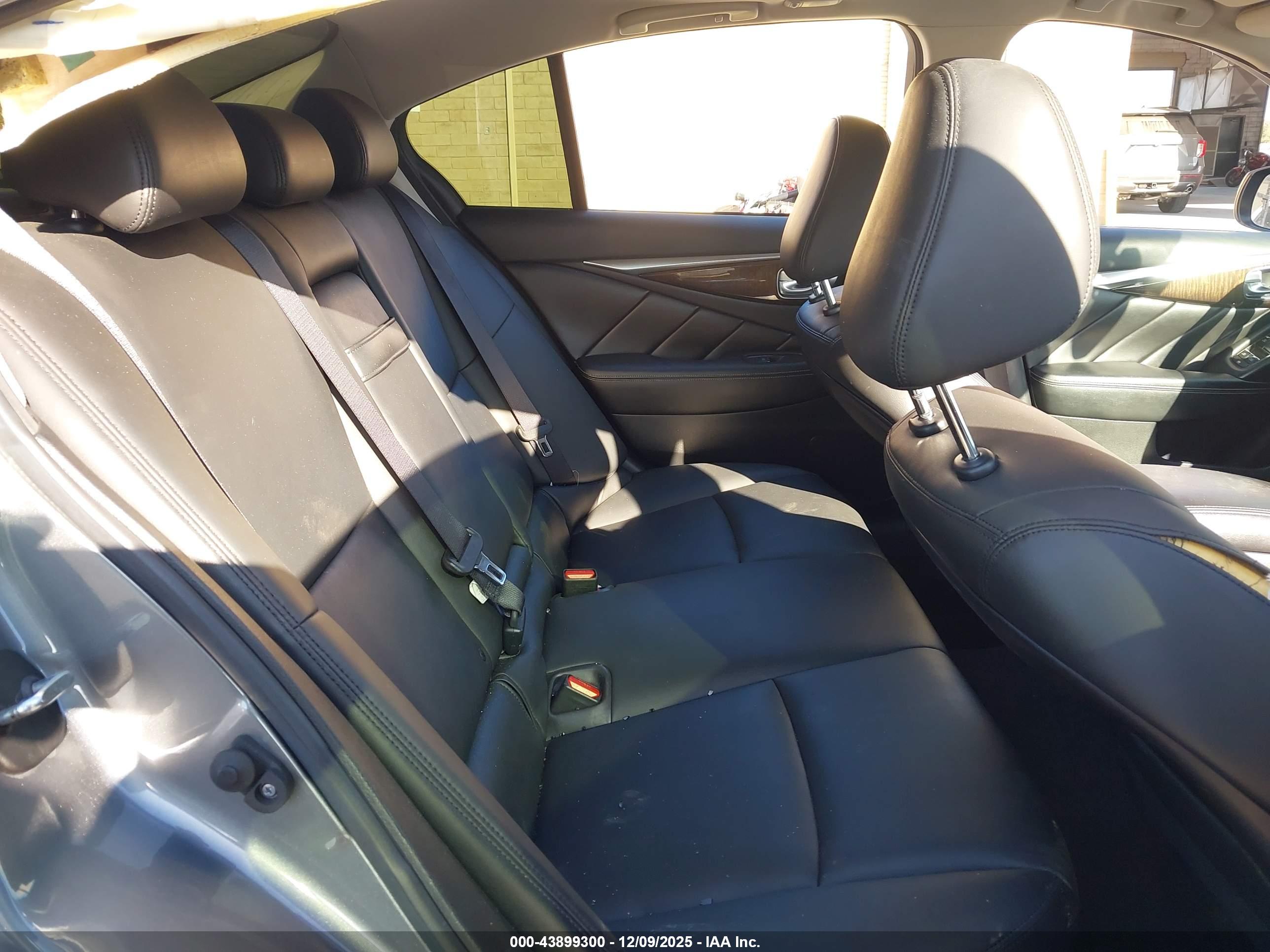 INFINITI Q50 image 8