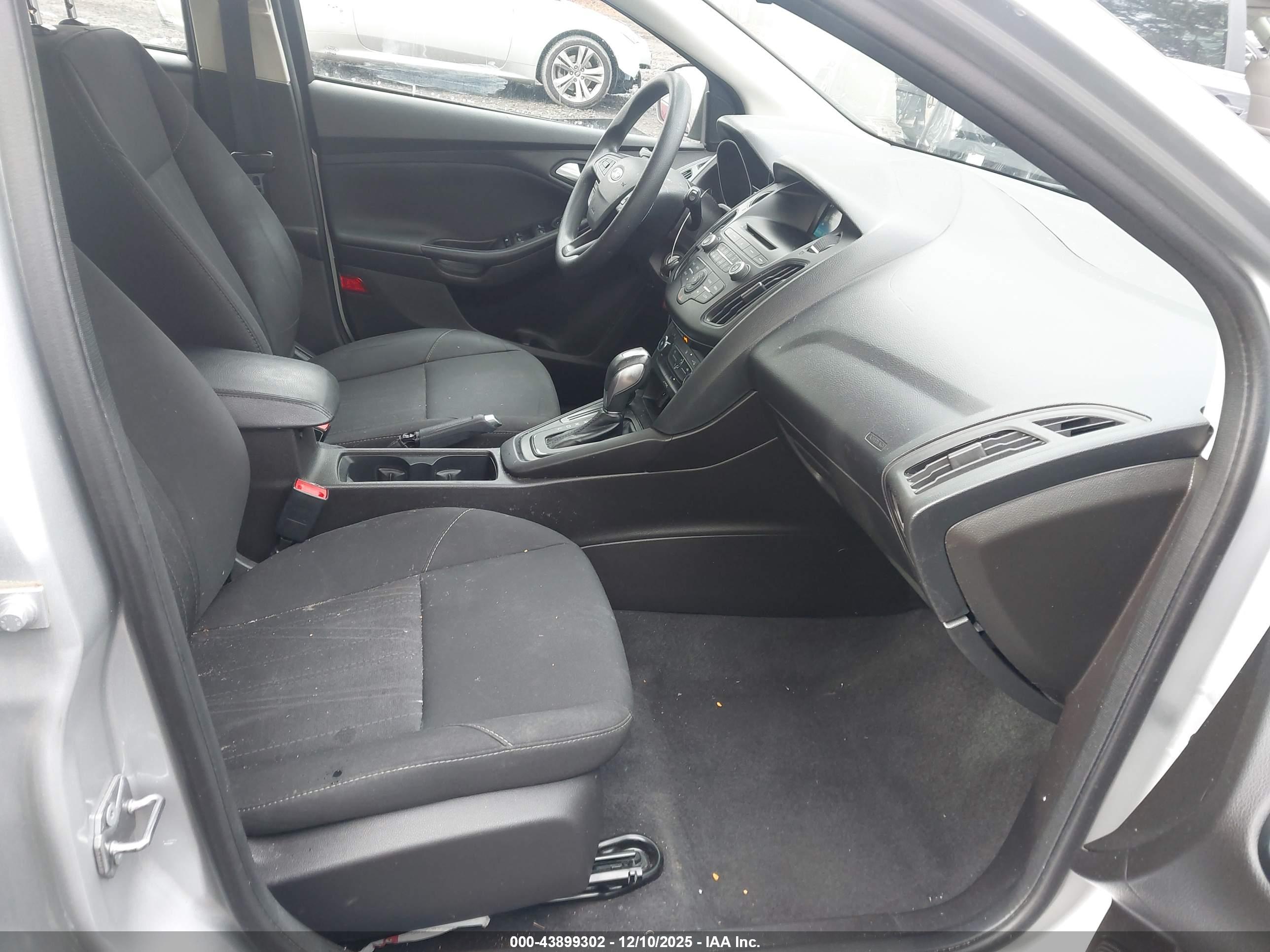 FORD FOCUS image 5