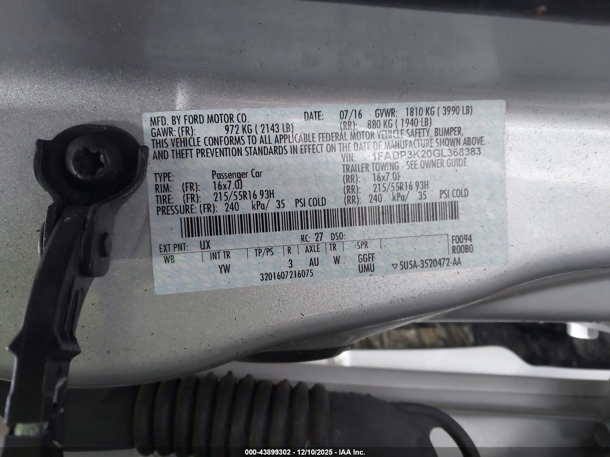 FORD FOCUS image 9