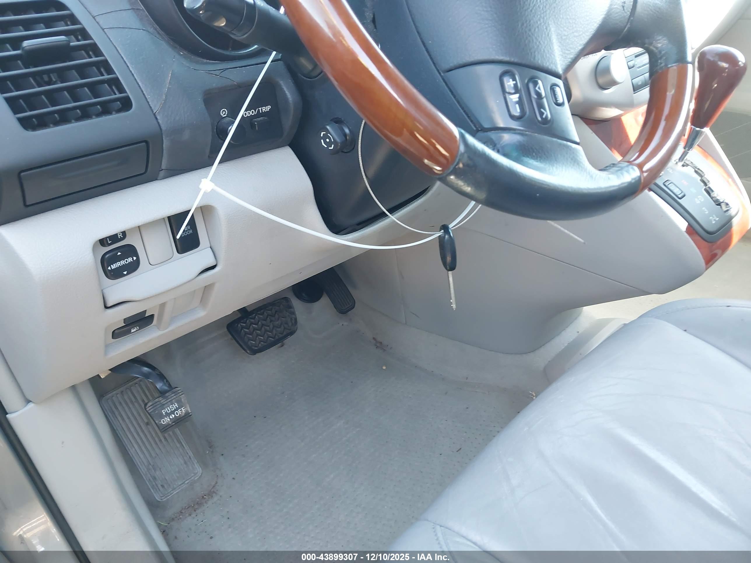 LEXUS RX image 11