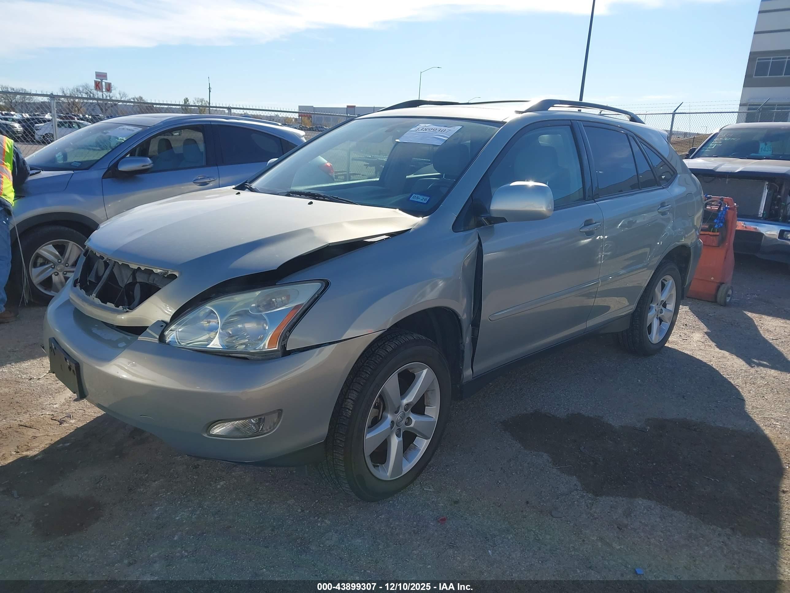 LEXUS RX image 2