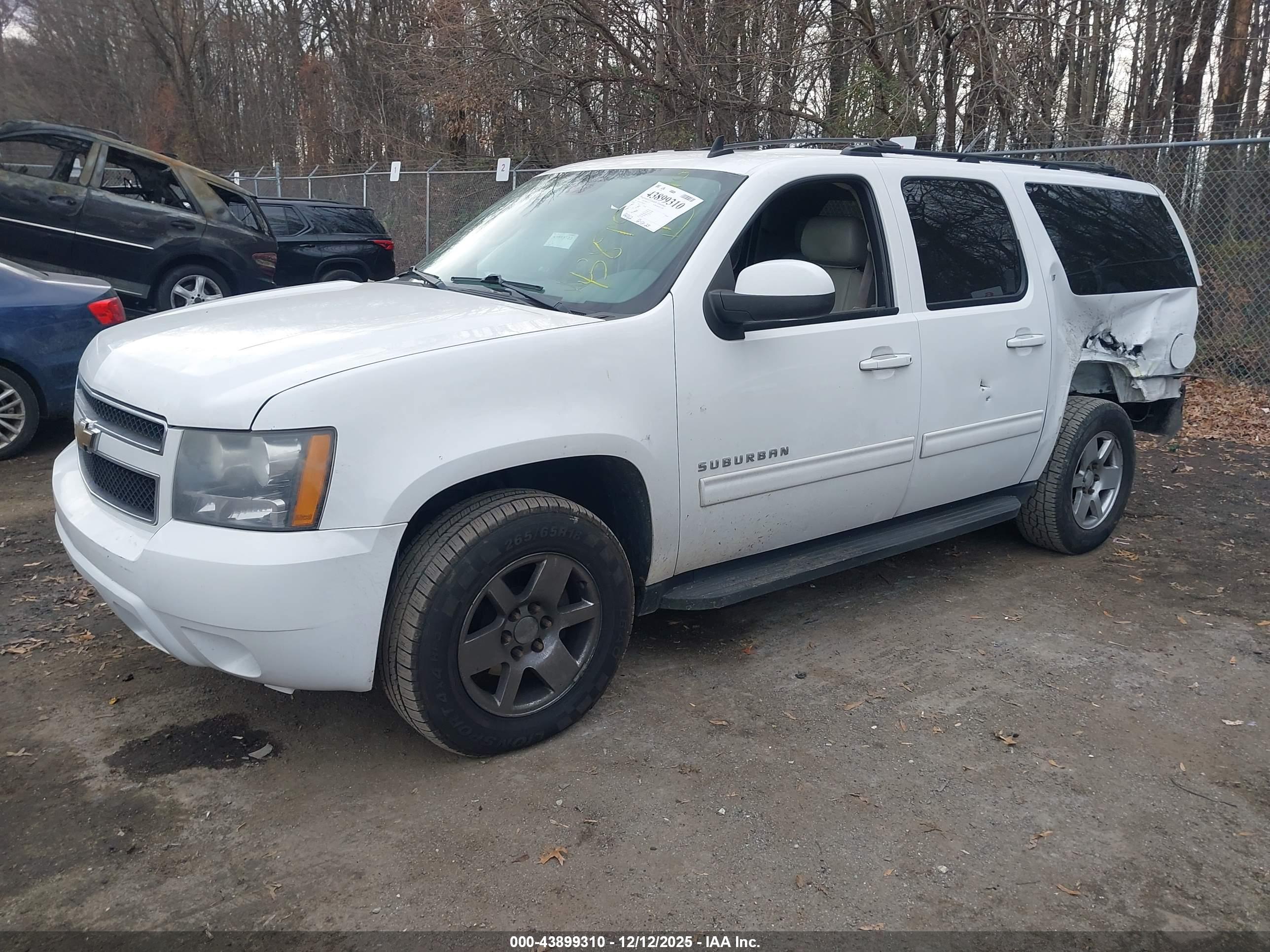 CHEVROLET SUBURBAN image 2