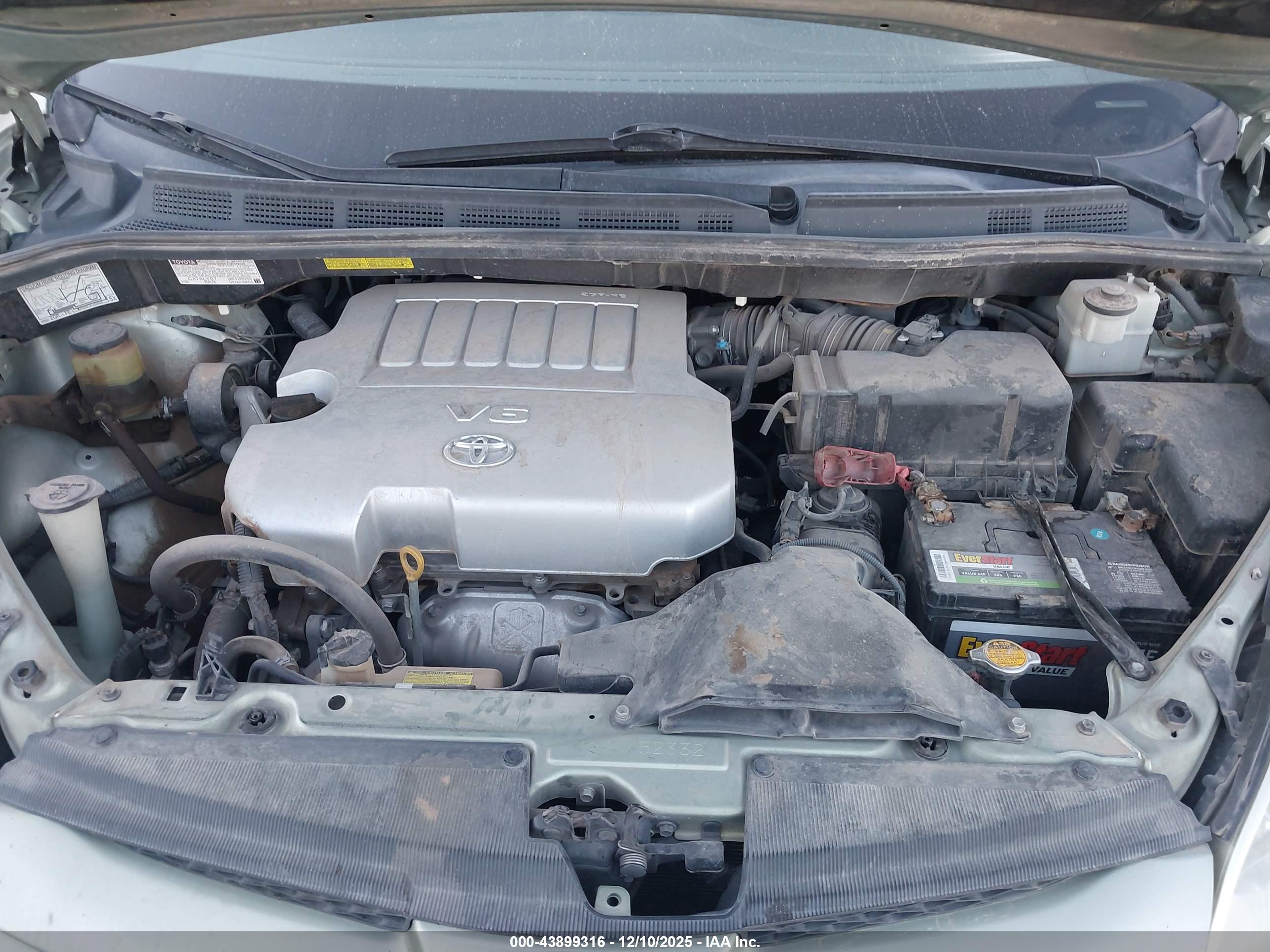 TOYOTA SIENNA image 10