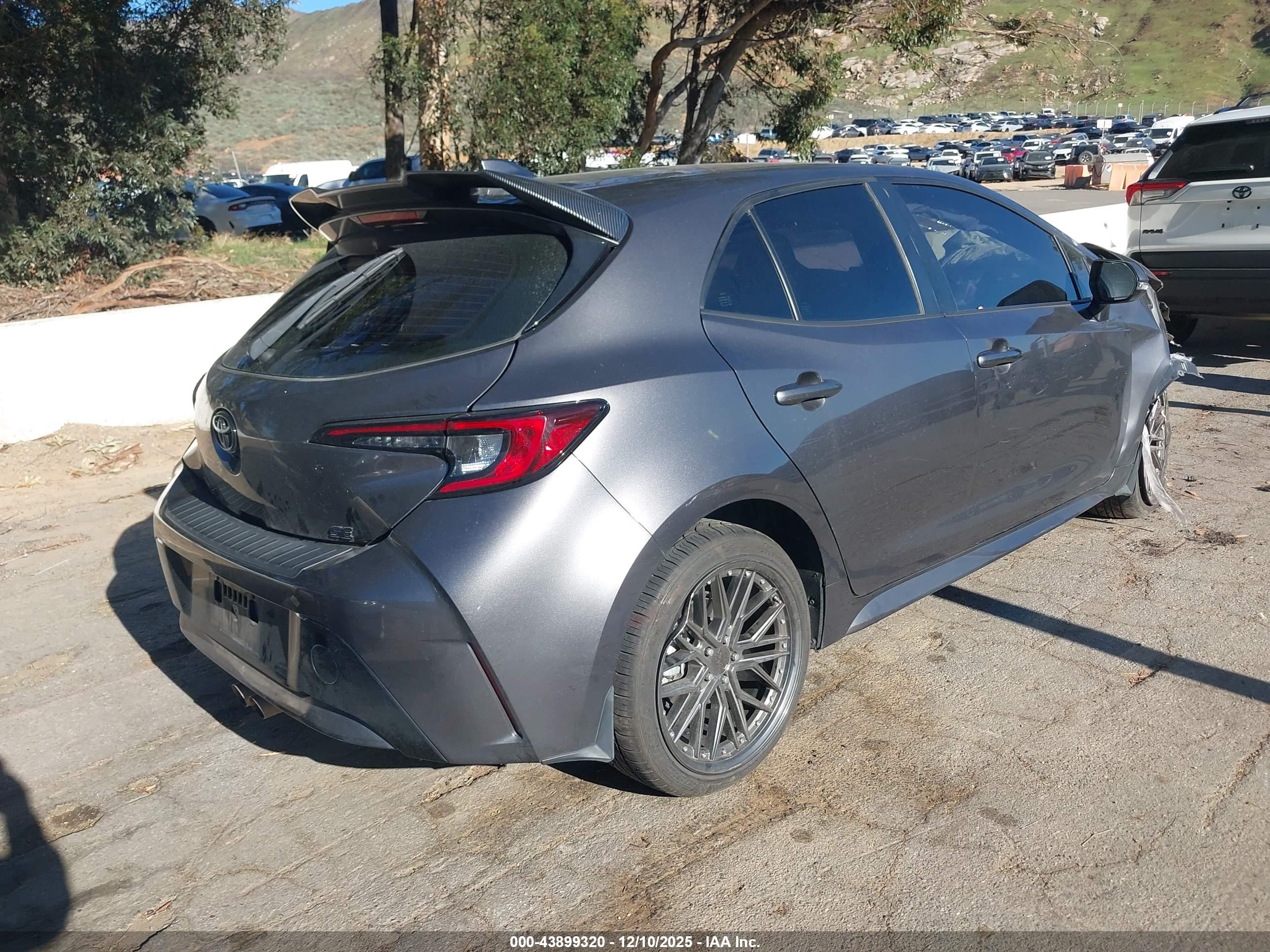 TOYOTA COROLLA image 4