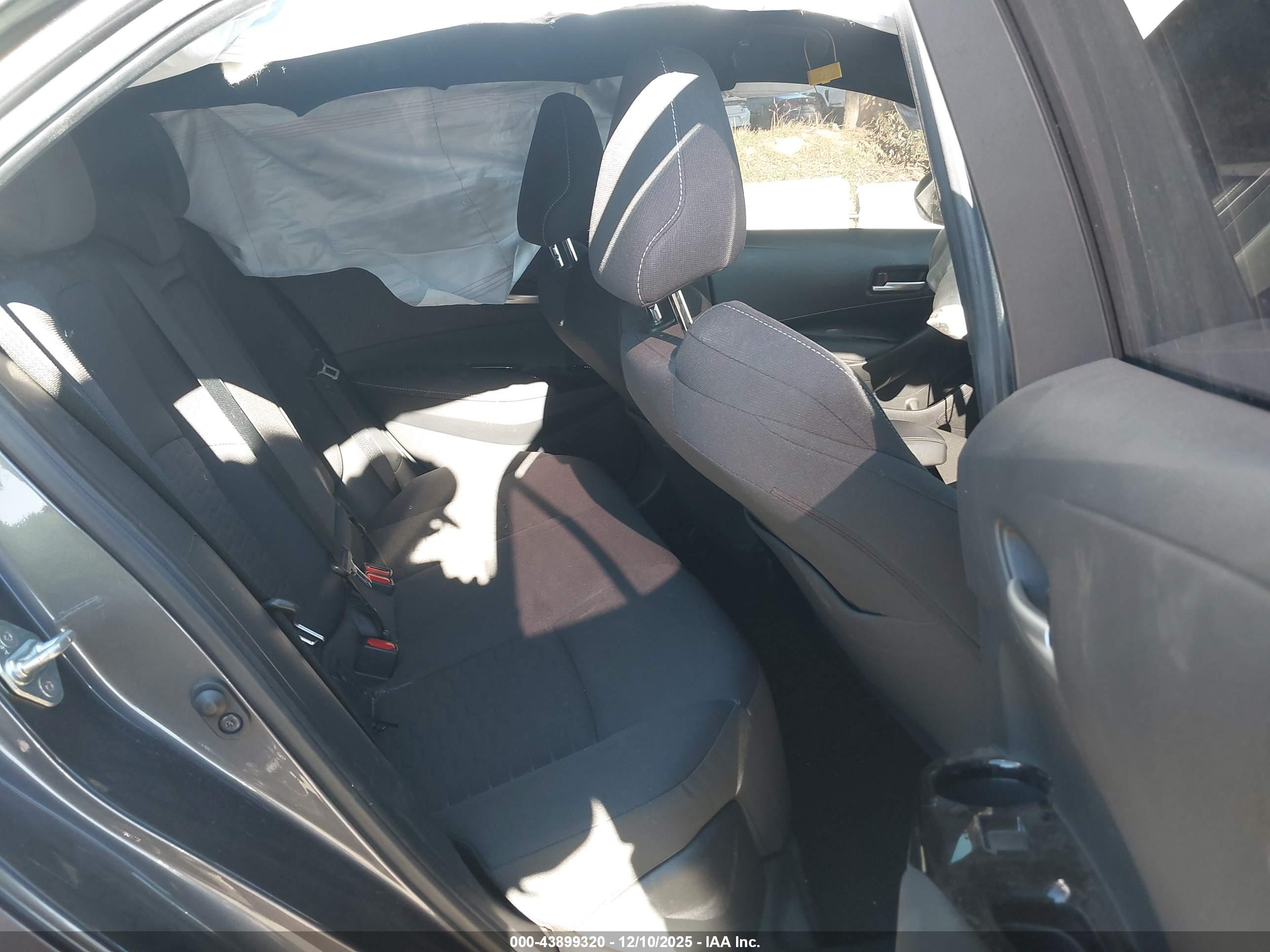 TOYOTA COROLLA image 8
