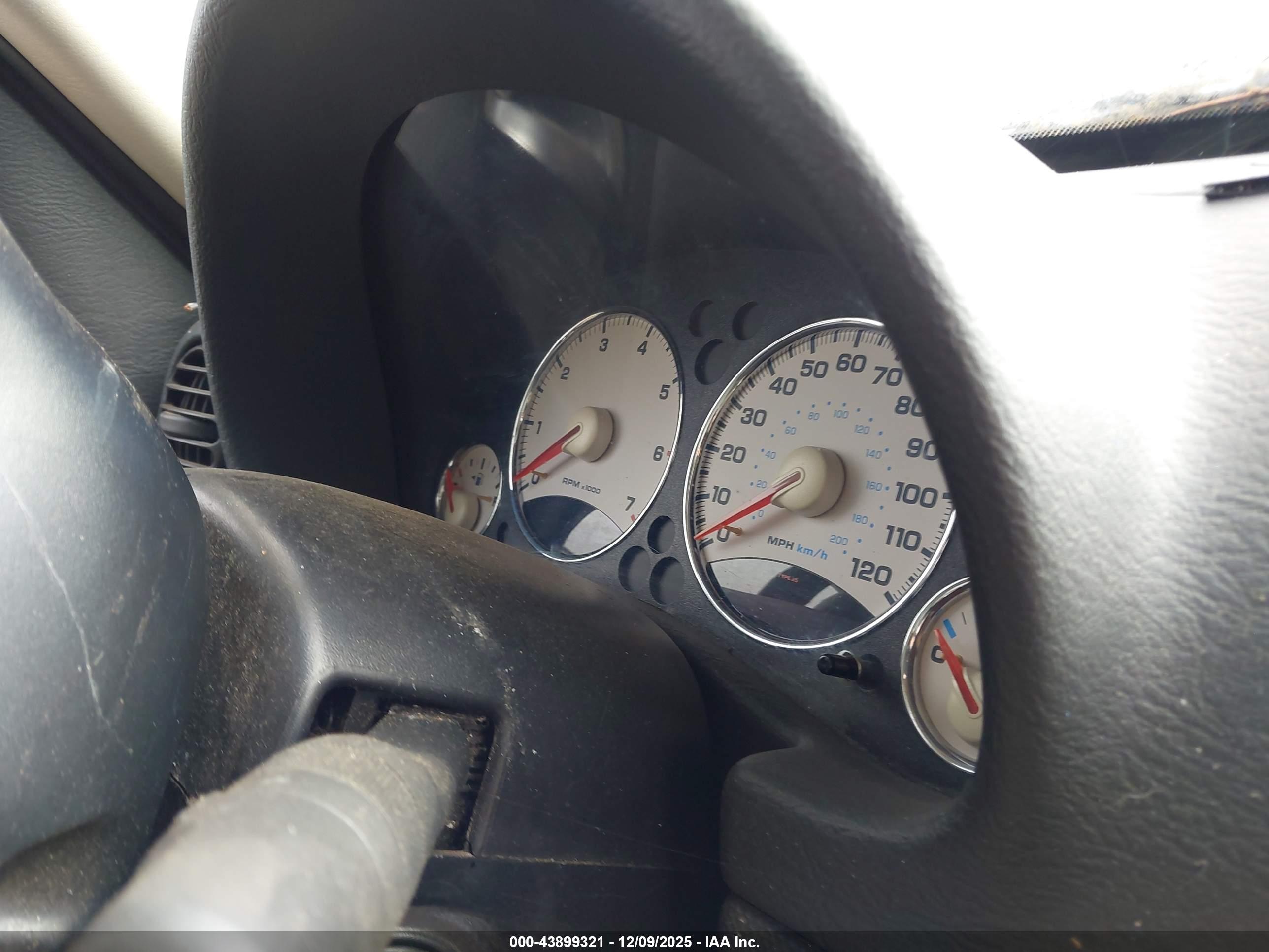 JEEP LIBERTY image 7