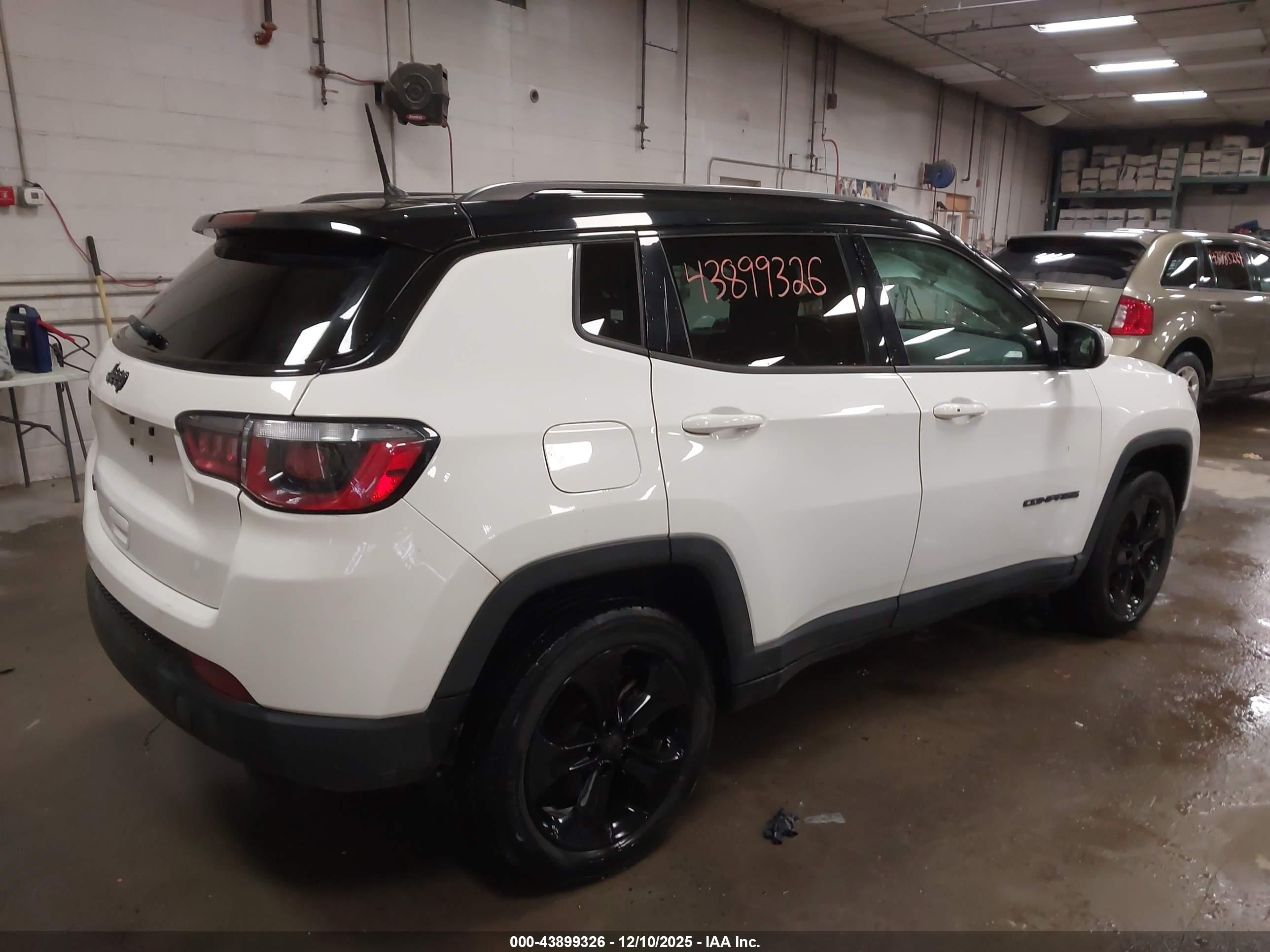 JEEP COMPASS image 4