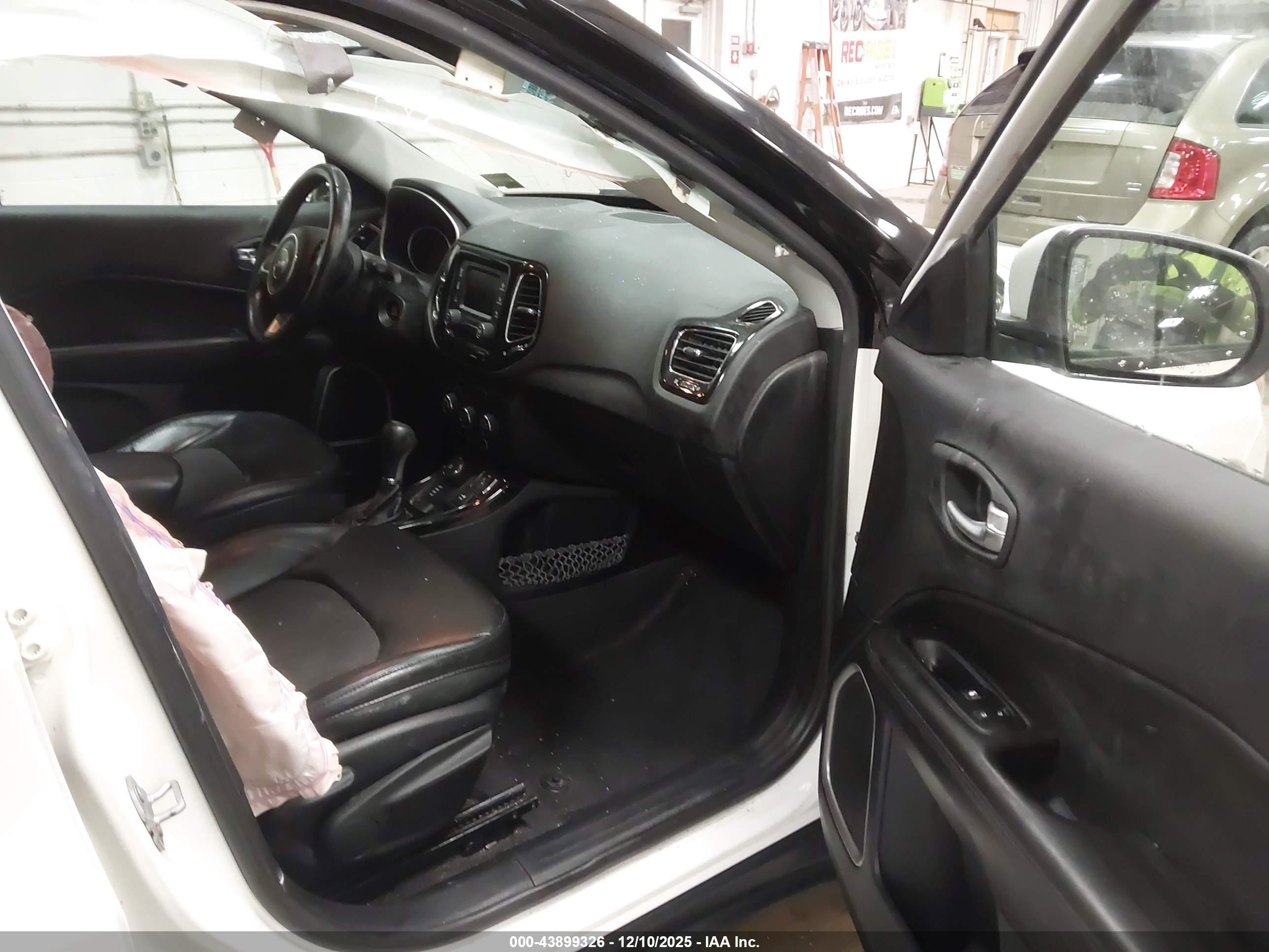 JEEP COMPASS image 5