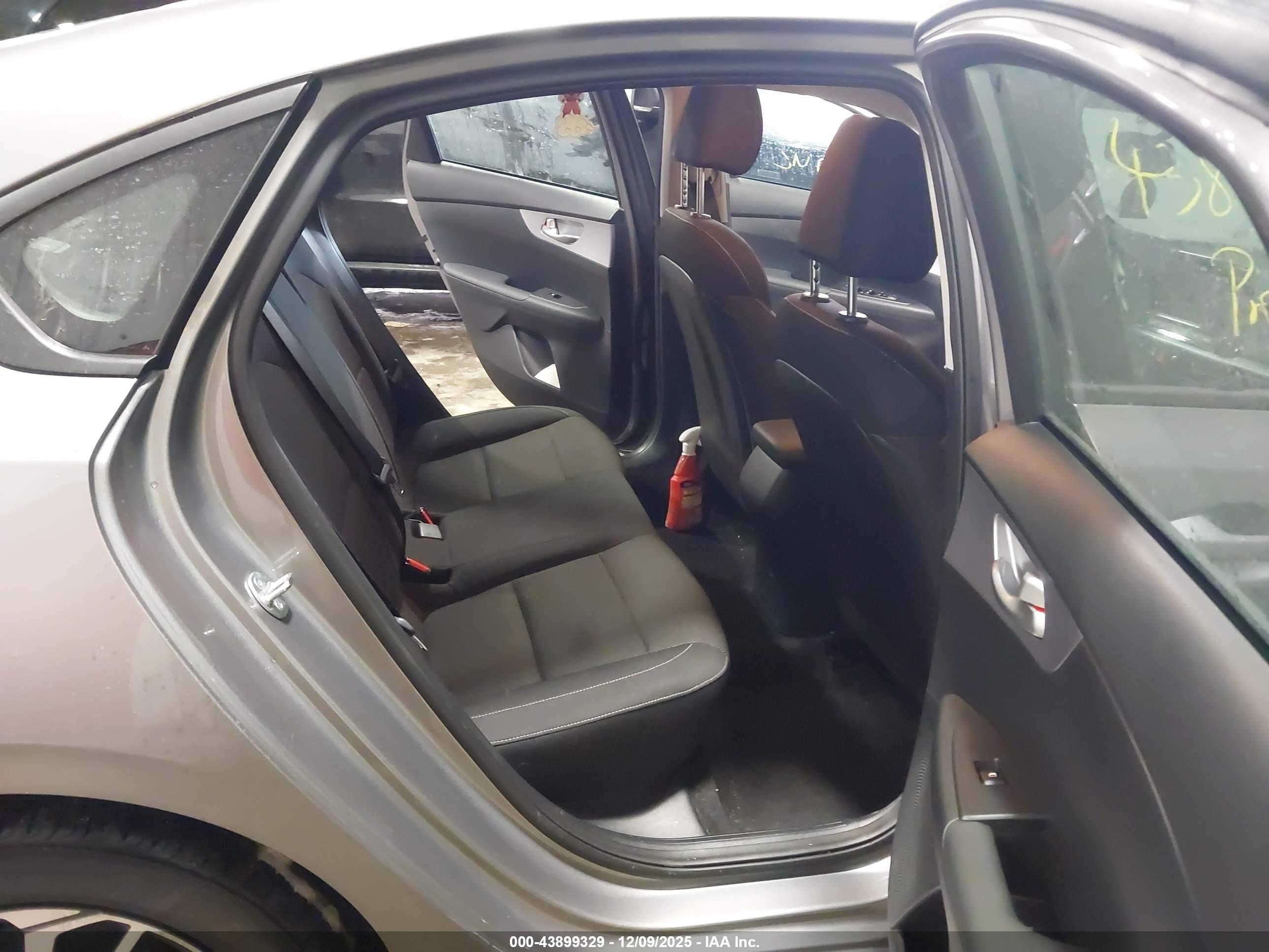 KIA FORTE image 8