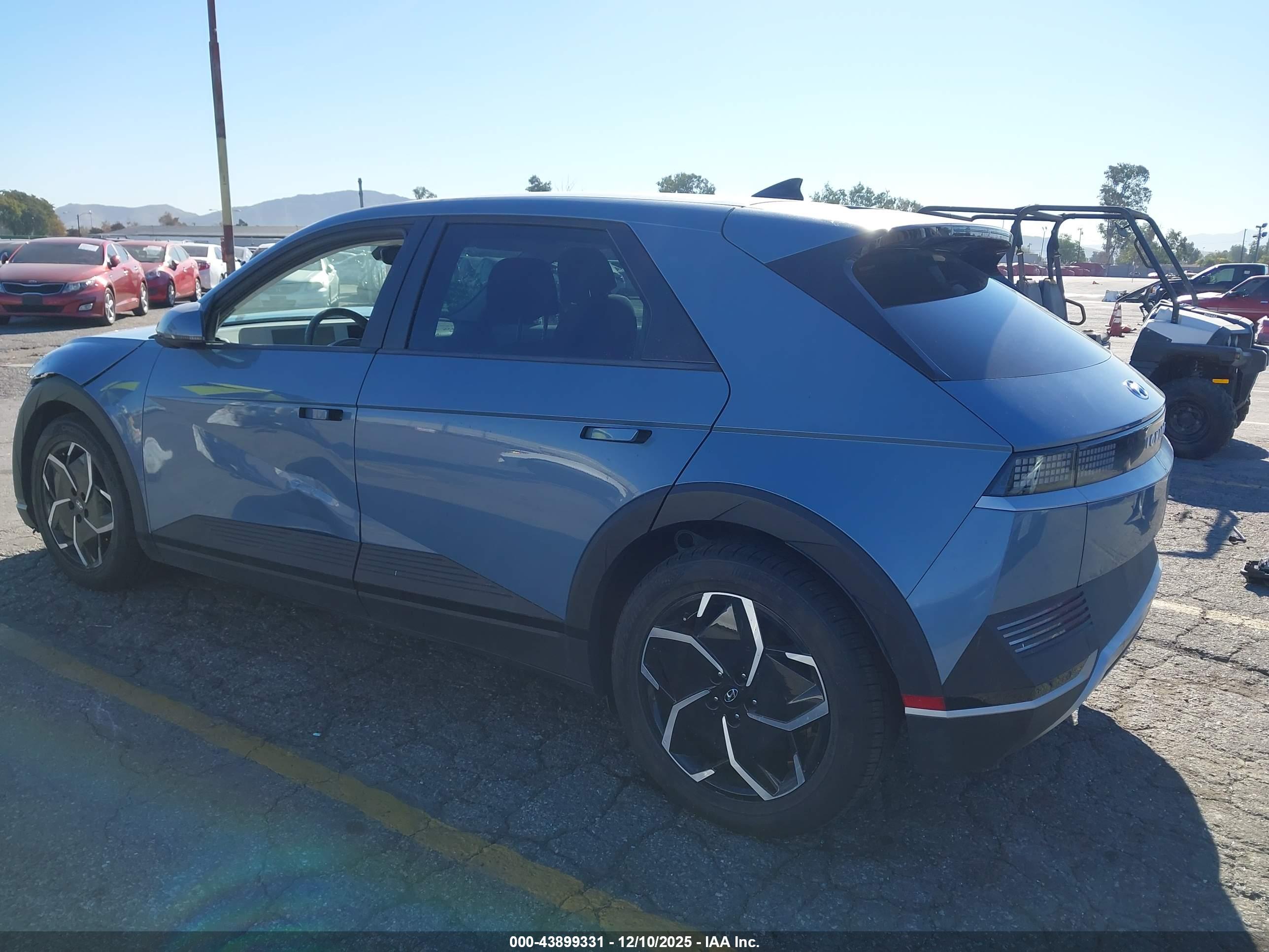 HYUNDAI IONIQ image 3