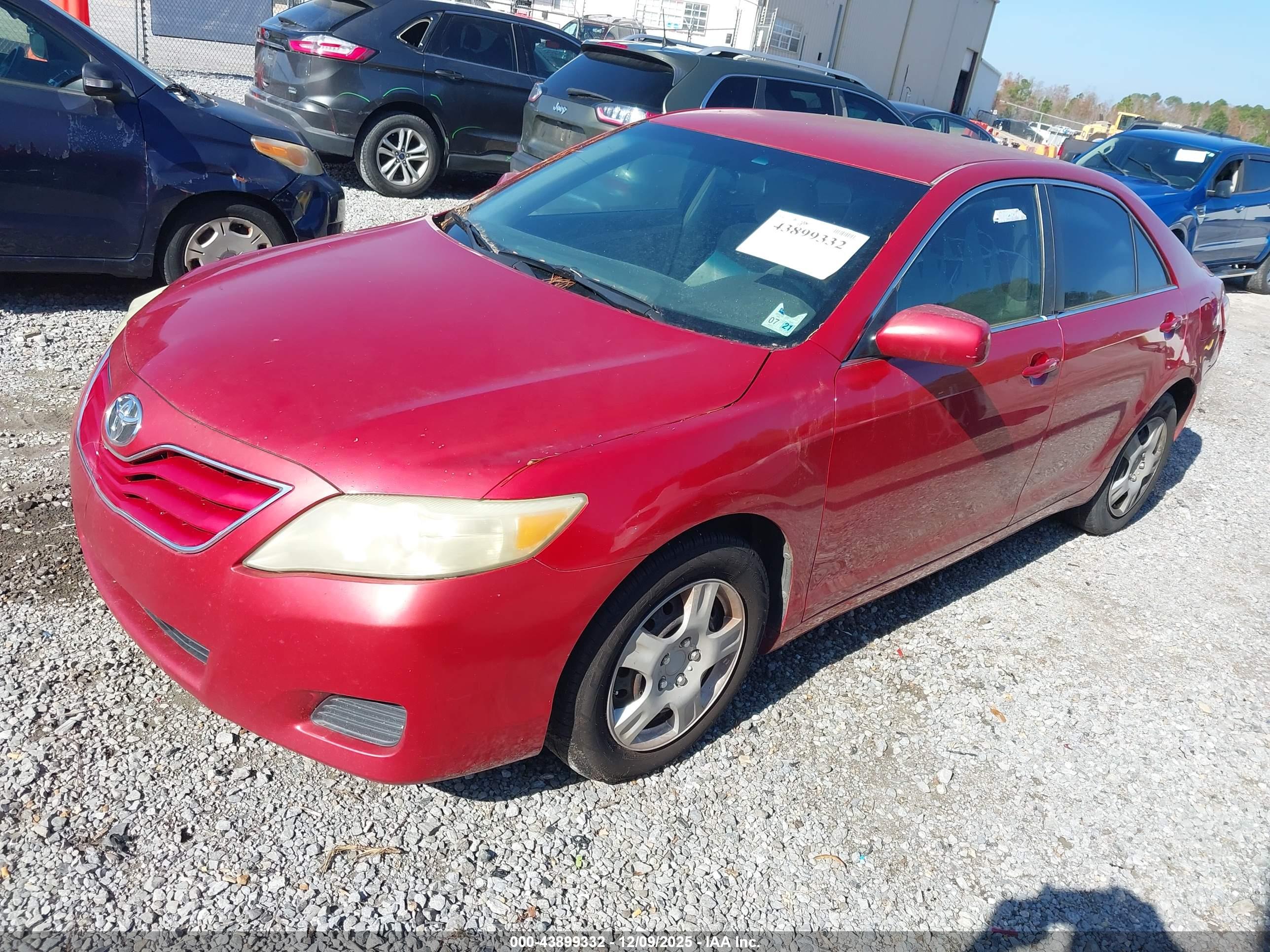 TOYOTA CAMRY image 2