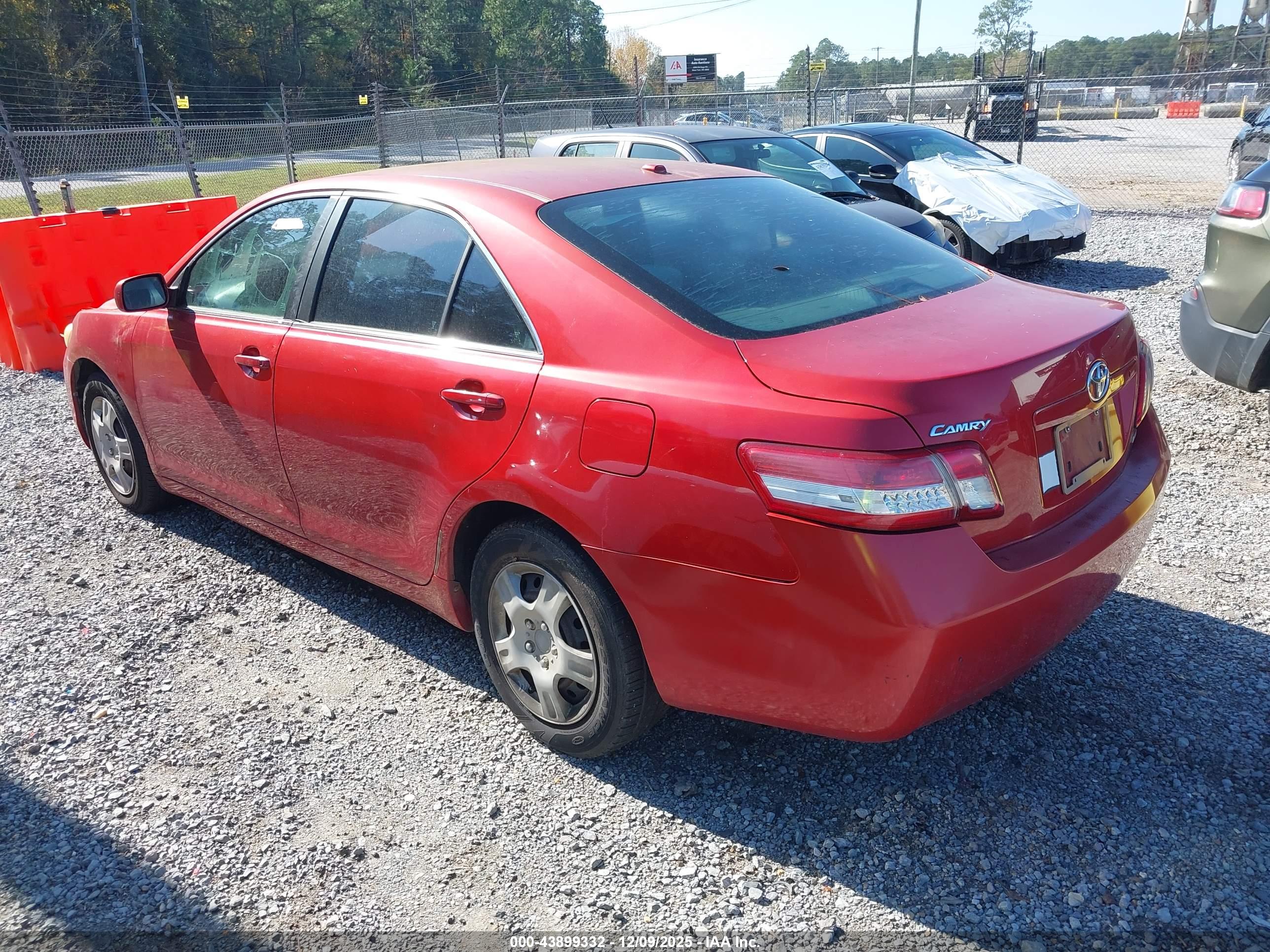 TOYOTA CAMRY image 3
