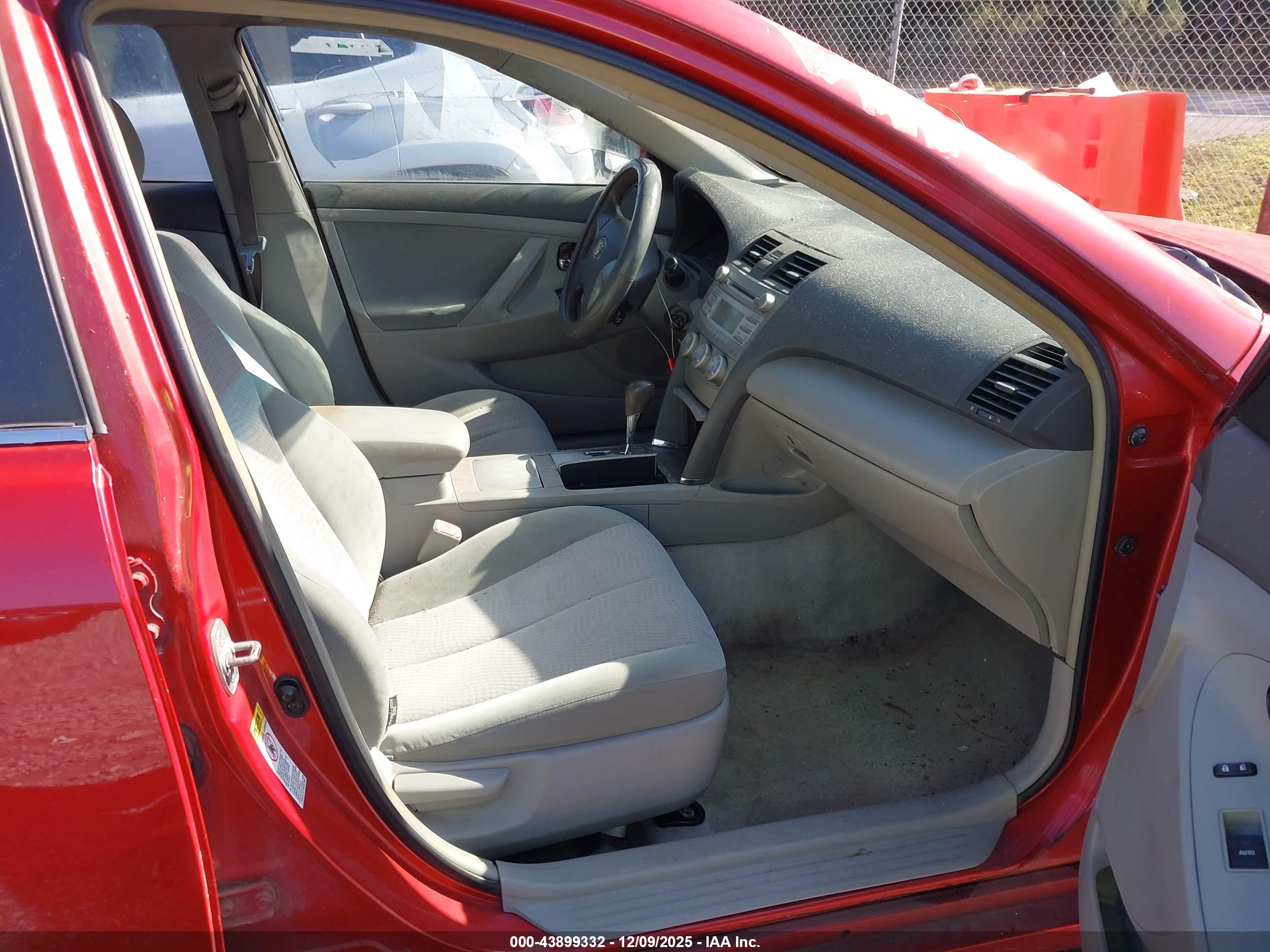 TOYOTA CAMRY image 5