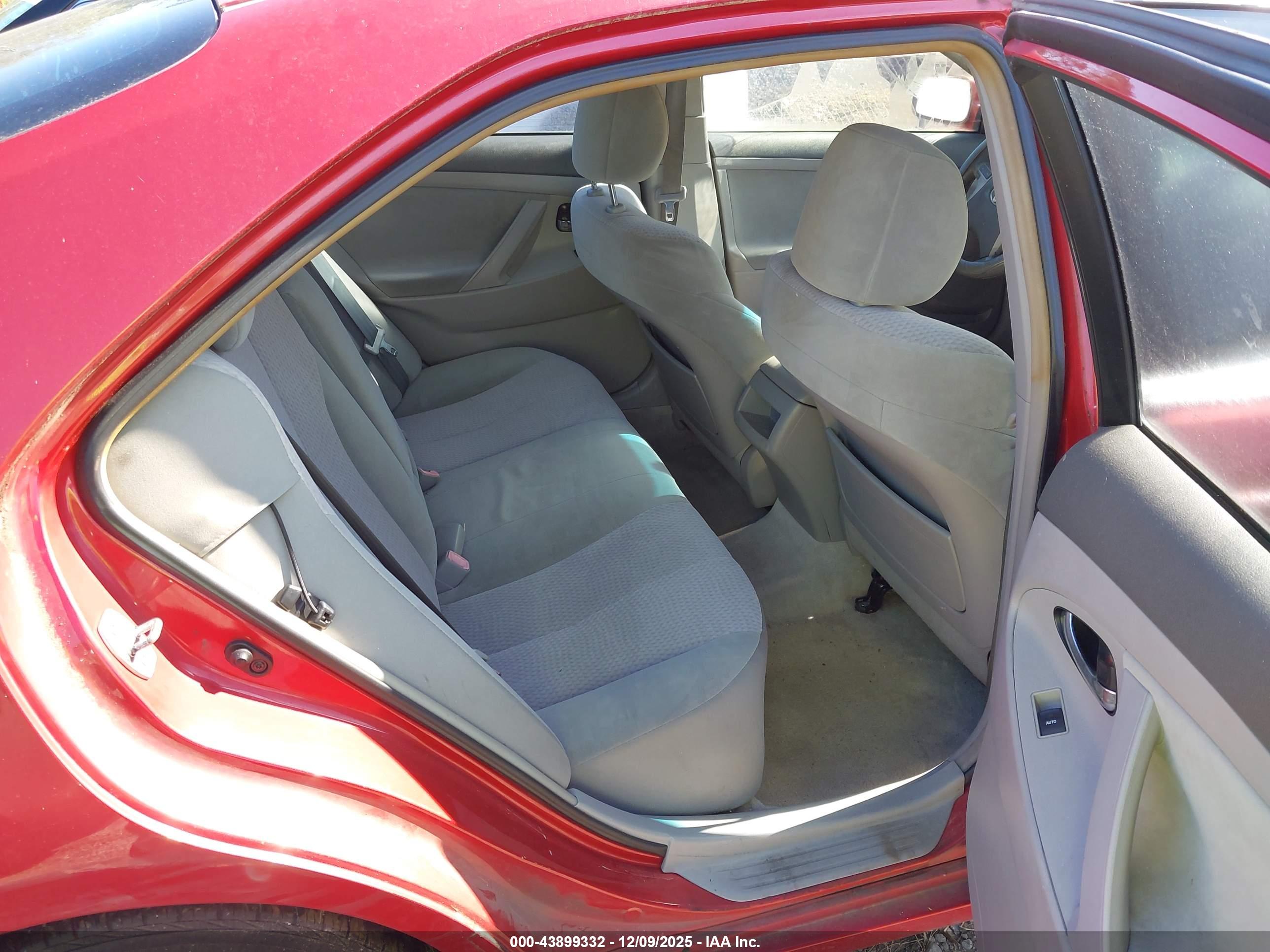 TOYOTA CAMRY image 8