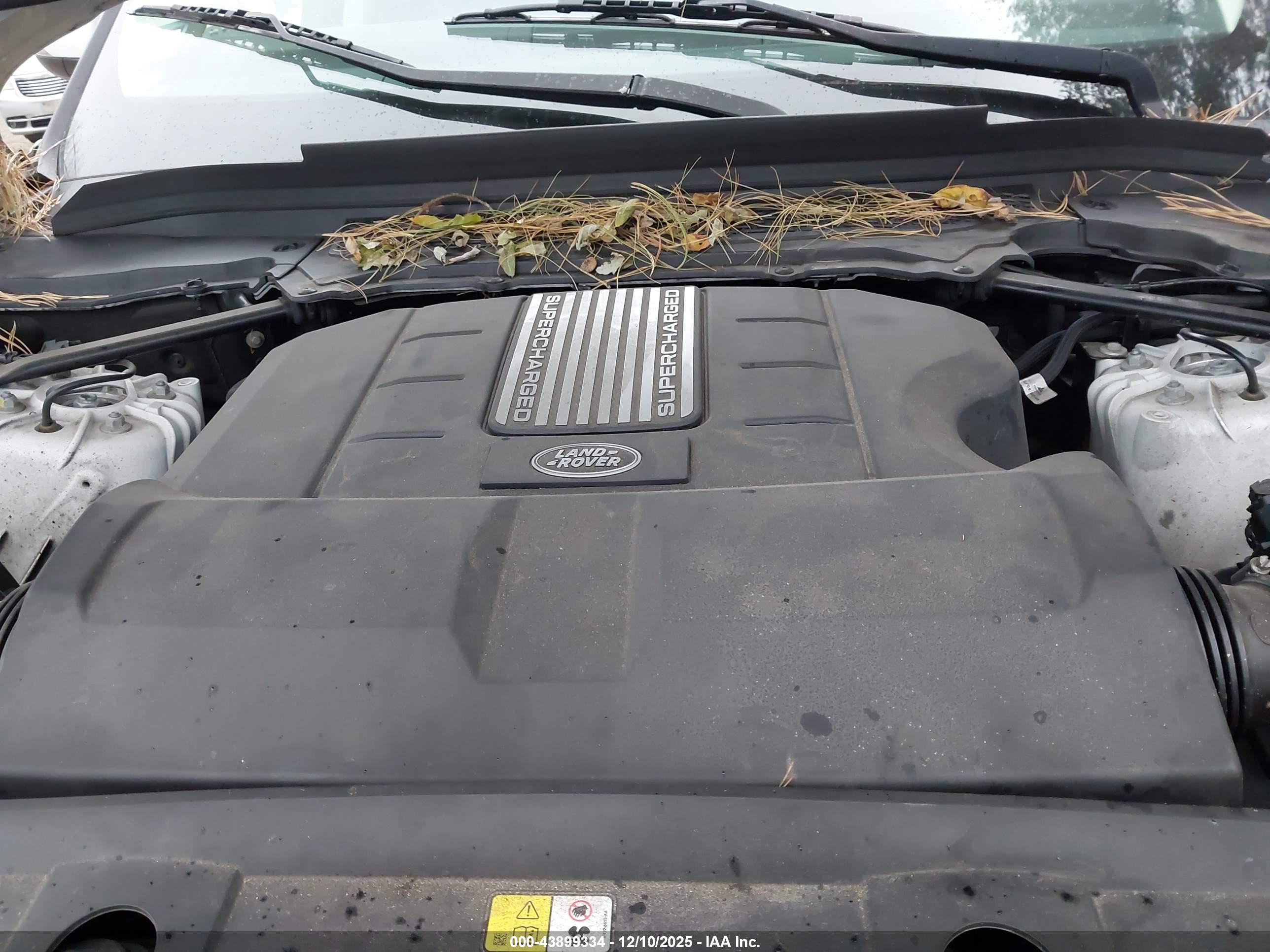 LAND ROVER image 10