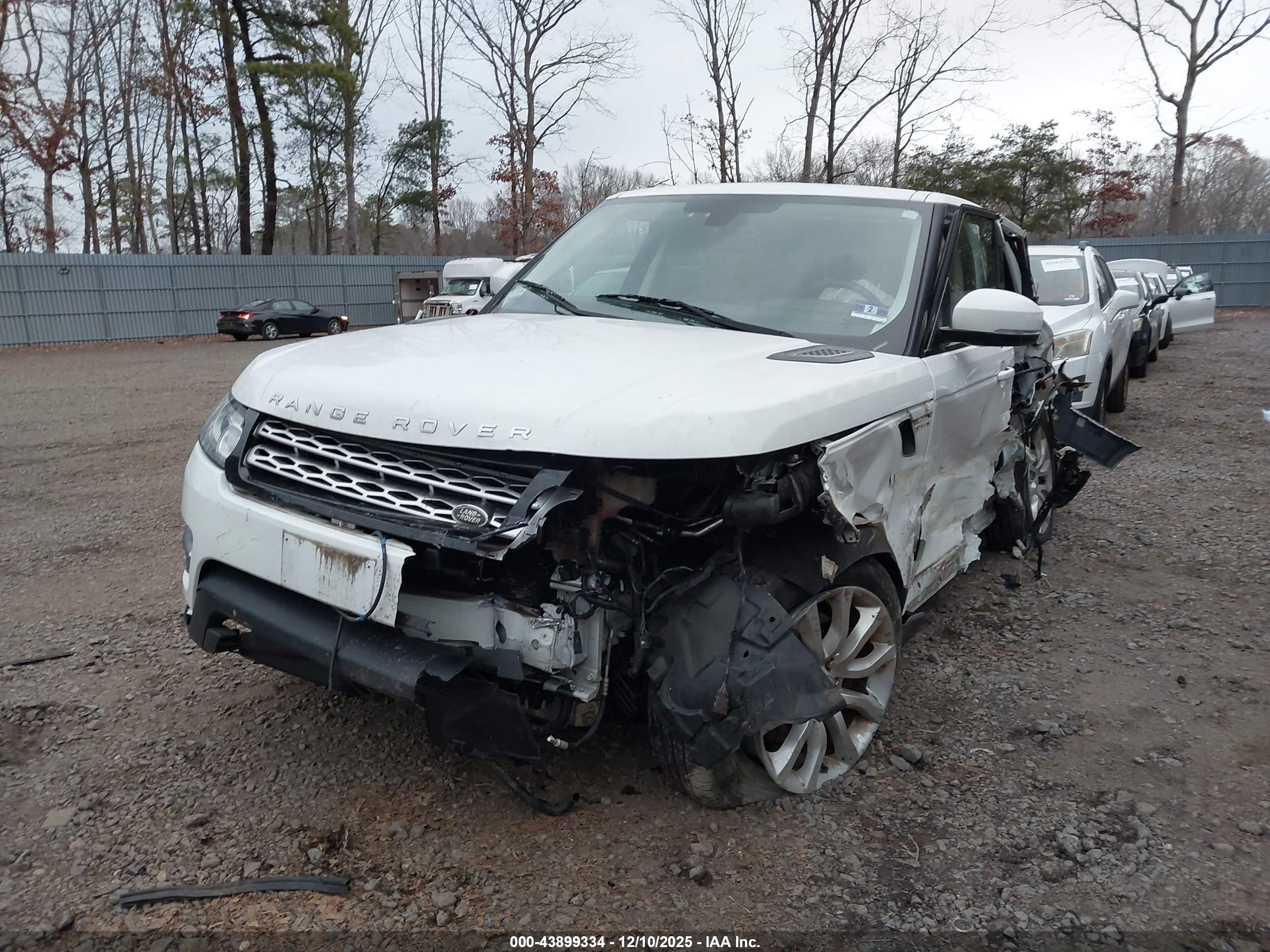 LAND ROVER image 2