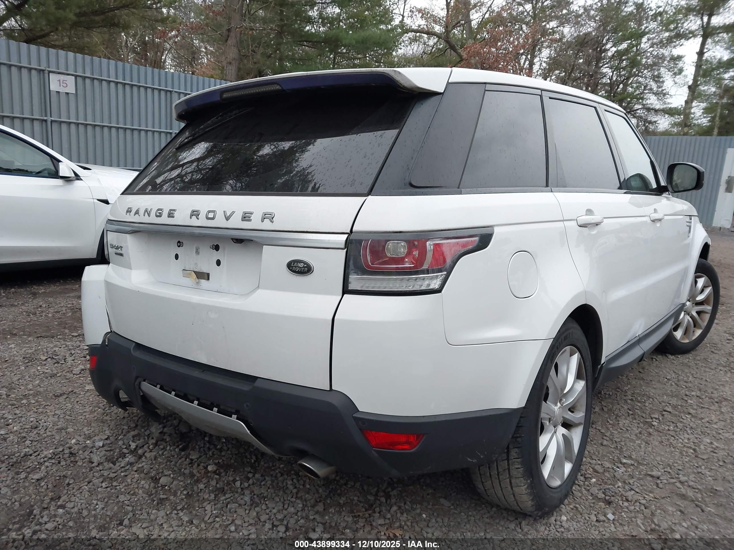 LAND ROVER image 4