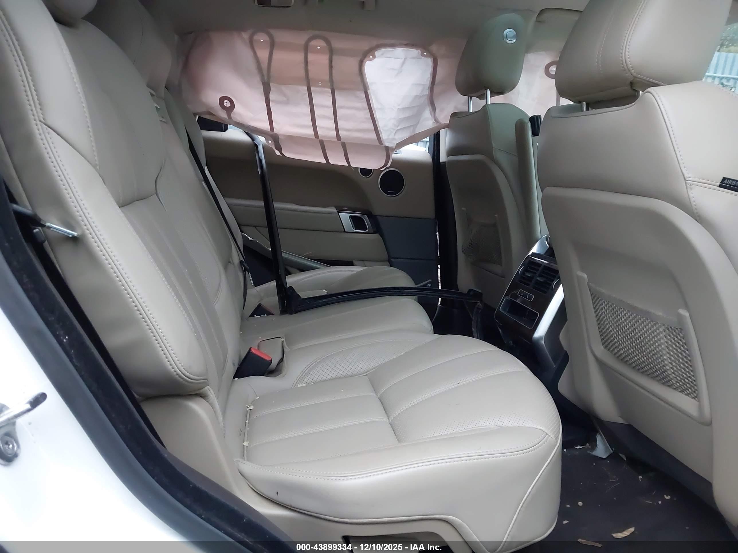 LAND ROVER image 8