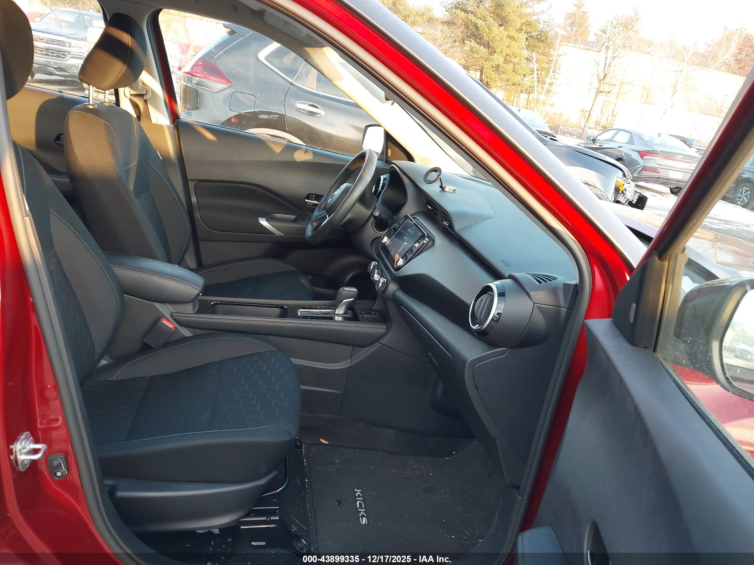 NISSAN KICKS image 5