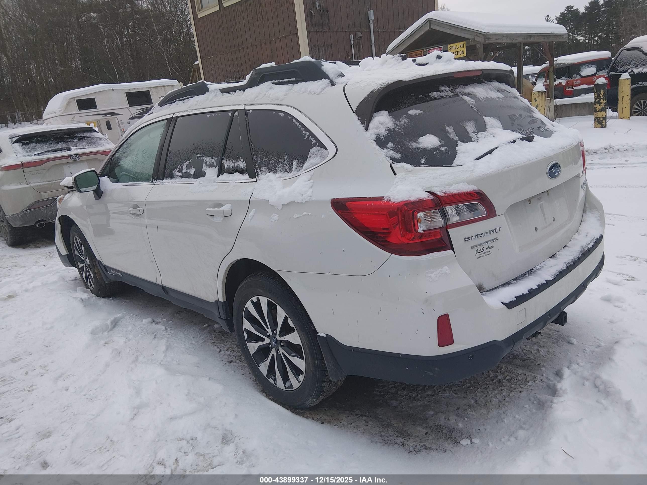 SUBARU OUTBACK image 3