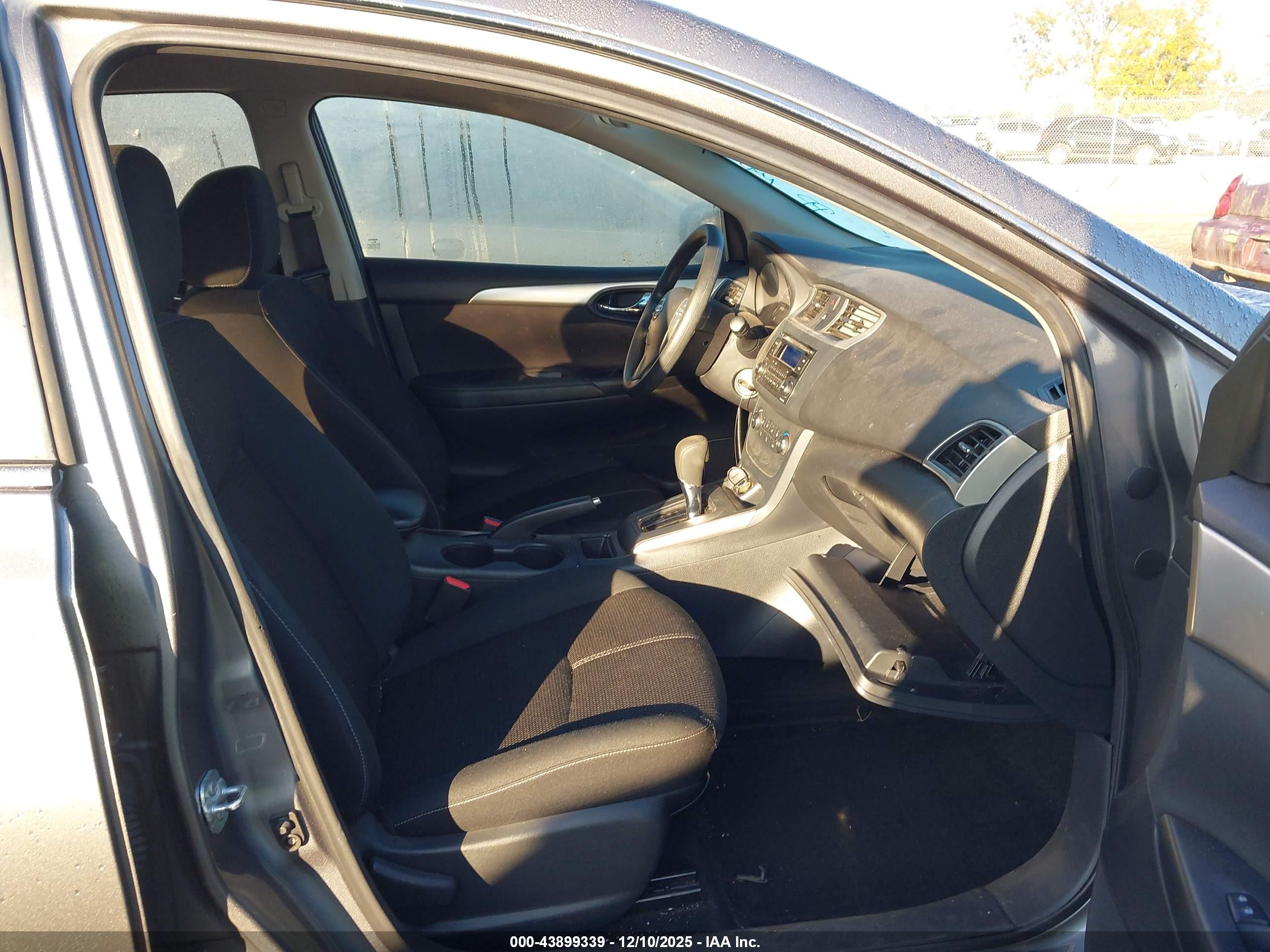 NISSAN SENTRA image 5