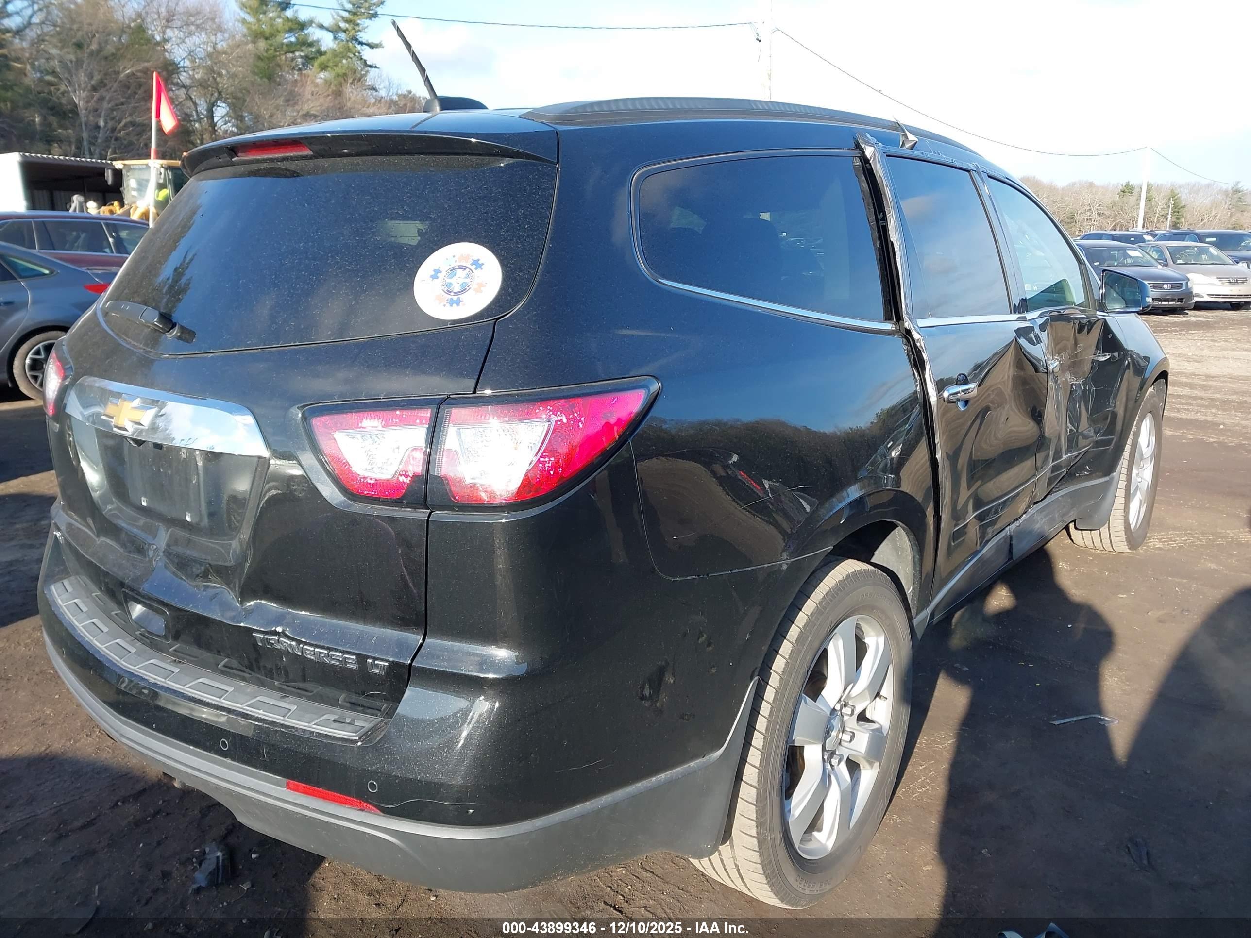 CHEVROLET TRAVERSE image 4