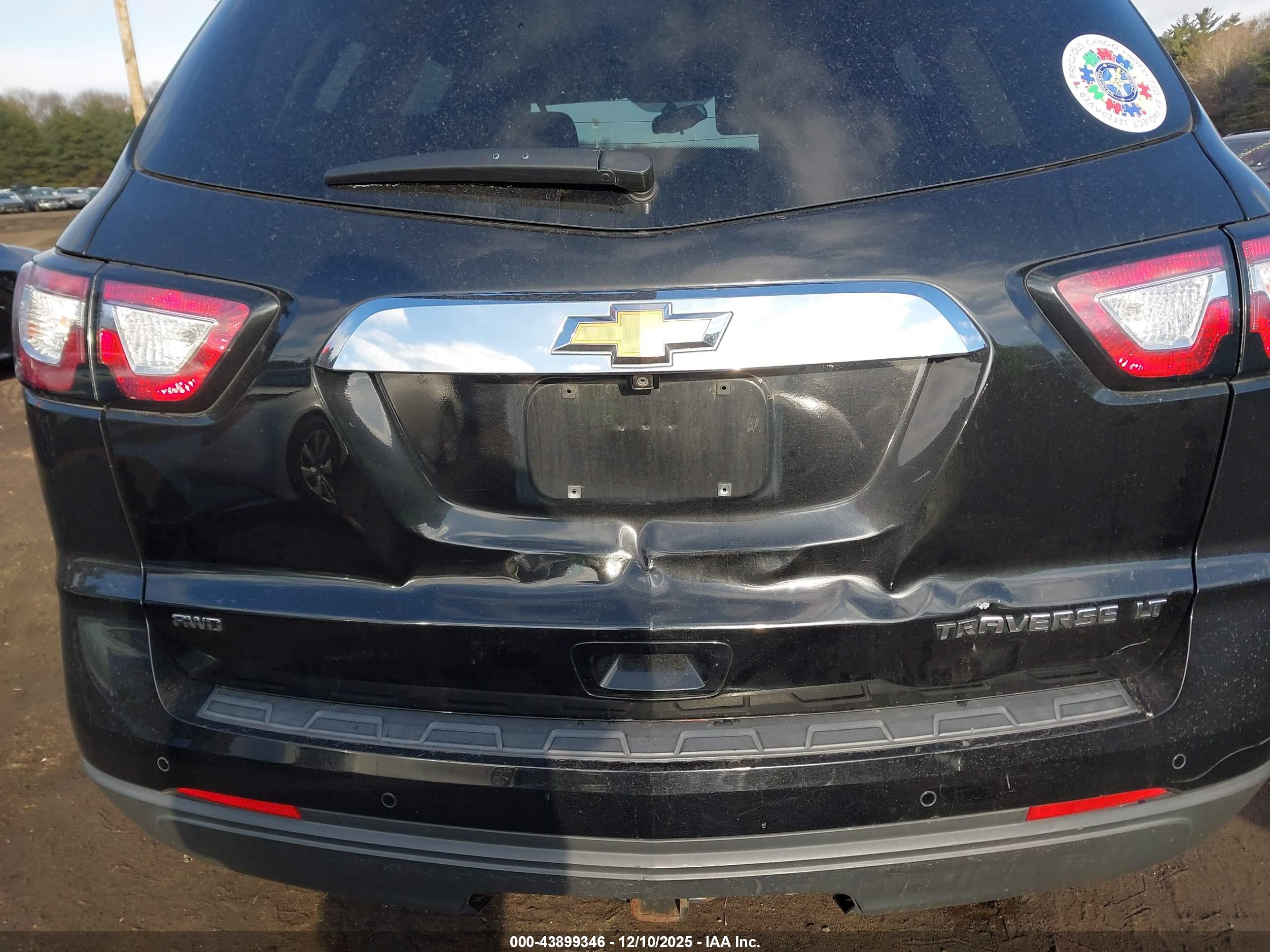 CHEVROLET TRAVERSE image 6