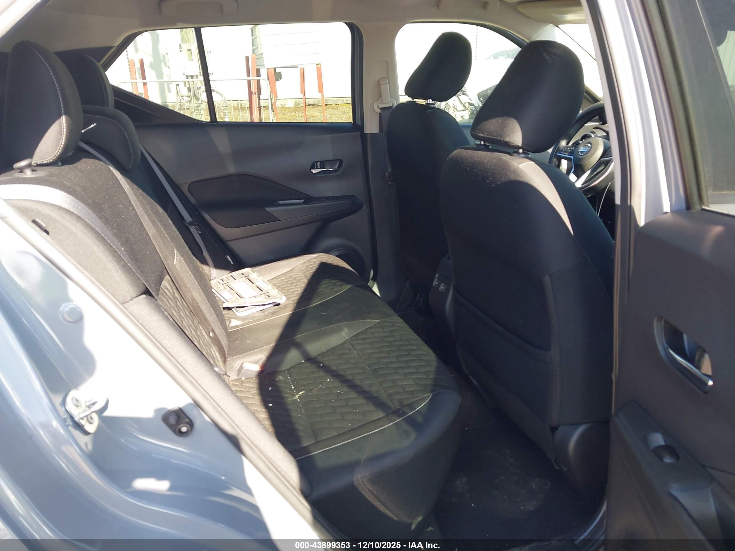 NISSAN KICKS image 8