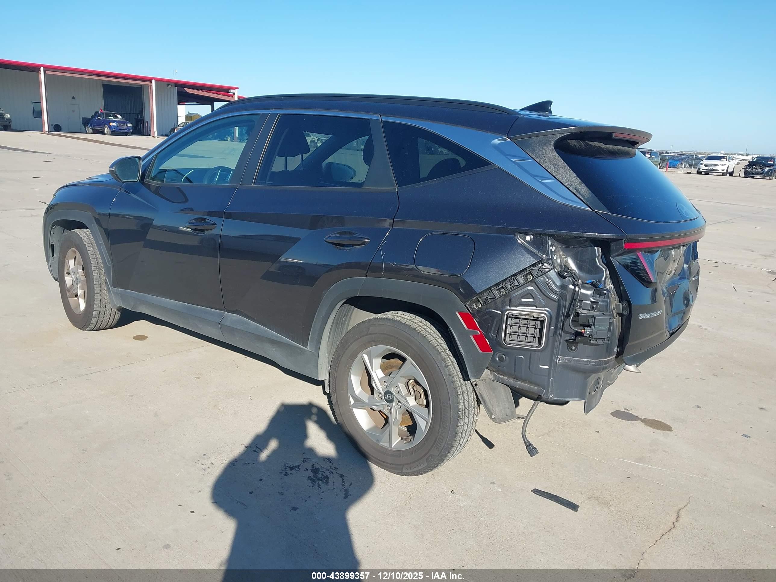 HYUNDAI TUCSON image 3