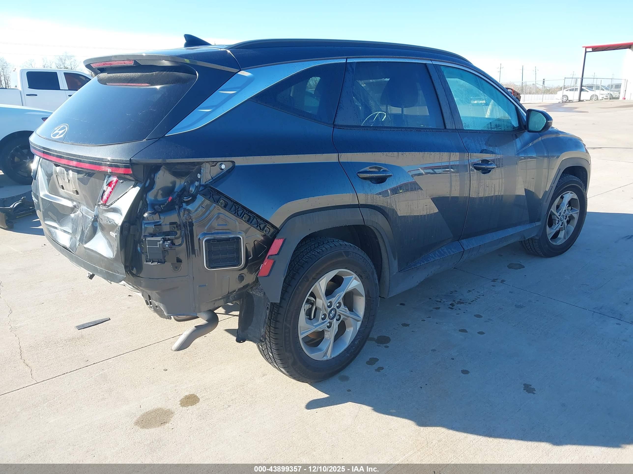 HYUNDAI TUCSON image 4
